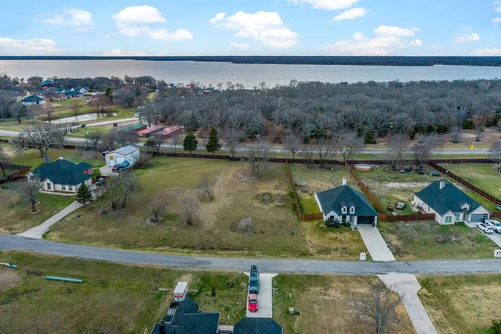 Unimproved Land For Sale in Hunt County , TBD Lot 41 Lago Vista, Quinlan, Texas 75474, 0, 0, Garage spaces, 0 Sqft, built in 0, mls#21163873, Real Estate Agent in Quinlan, Homes For Sale in Hunt county, Homes For Sale in Quinlan, Realtor in Quinlan Texas, Real Estate Brokerage Independent Realty Texas, Luminita Cordes Realtor