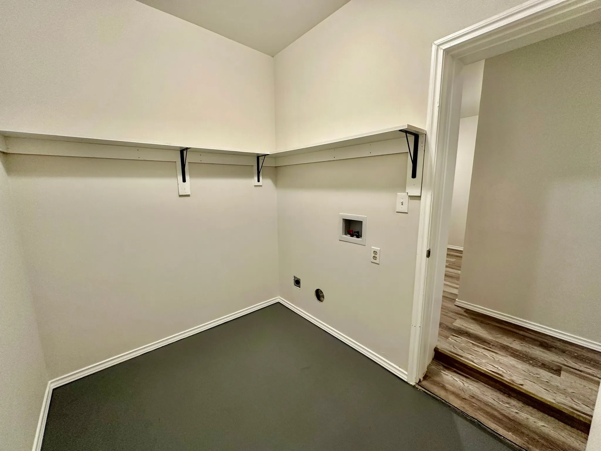 Office For Rent in Grayson County , 1824 S Walnut Street, Sherman, Texas 75090, 0, 0, Garage spaces, 0 Sqft, built in 1925, Preowned, mls#21163894, Real Estate Agent in Sherman, Homes For Rent in Grayson county, Homes For Rent in Sherman, Realtor in Sherman Texas, Real Estate Brokerage Independent Realty Texas, Luminita Cordes Realtor