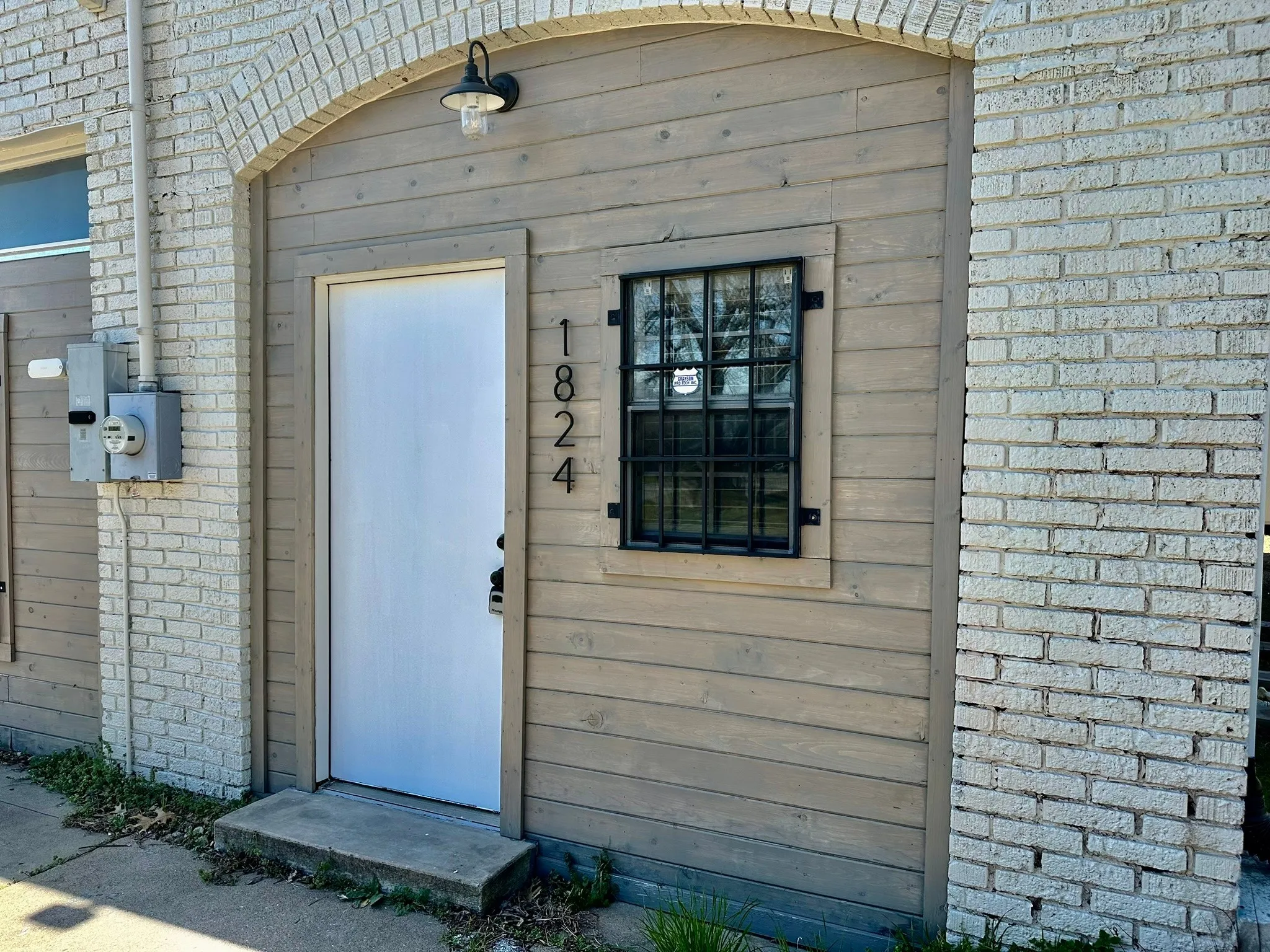 Office For Rent in Grayson County , 1824 S Walnut Street, Sherman, Texas 75090, 0, 0, Garage spaces, 0 Sqft, built in 1925, Preowned, mls#21163894, Real Estate Agent in Sherman, Homes For Rent in Grayson county, Homes For Rent in Sherman, Realtor in Sherman Texas, Real Estate Brokerage Independent Realty Texas, Luminita Cordes Realtor