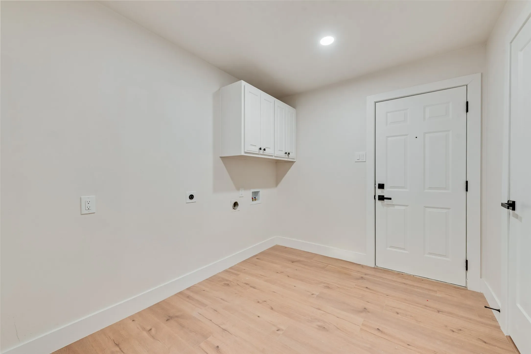Single Family Residence For Sale in Dallas County , 9726 Dartridge Drive, Dallas, Texas 75238, 3 Bedroom, 3 Bathroom, 2 Garage spaces, 2,189 Sqft, built in 1965, mls#21163075, Real Estate Agent in Dallas, Homes For Sale in Dallas county, Homes For Sale in Dallas, Realtor in Dallas Texas, Real Estate Brokerage Independent Realty Texas, Luminita Cordes Realtor