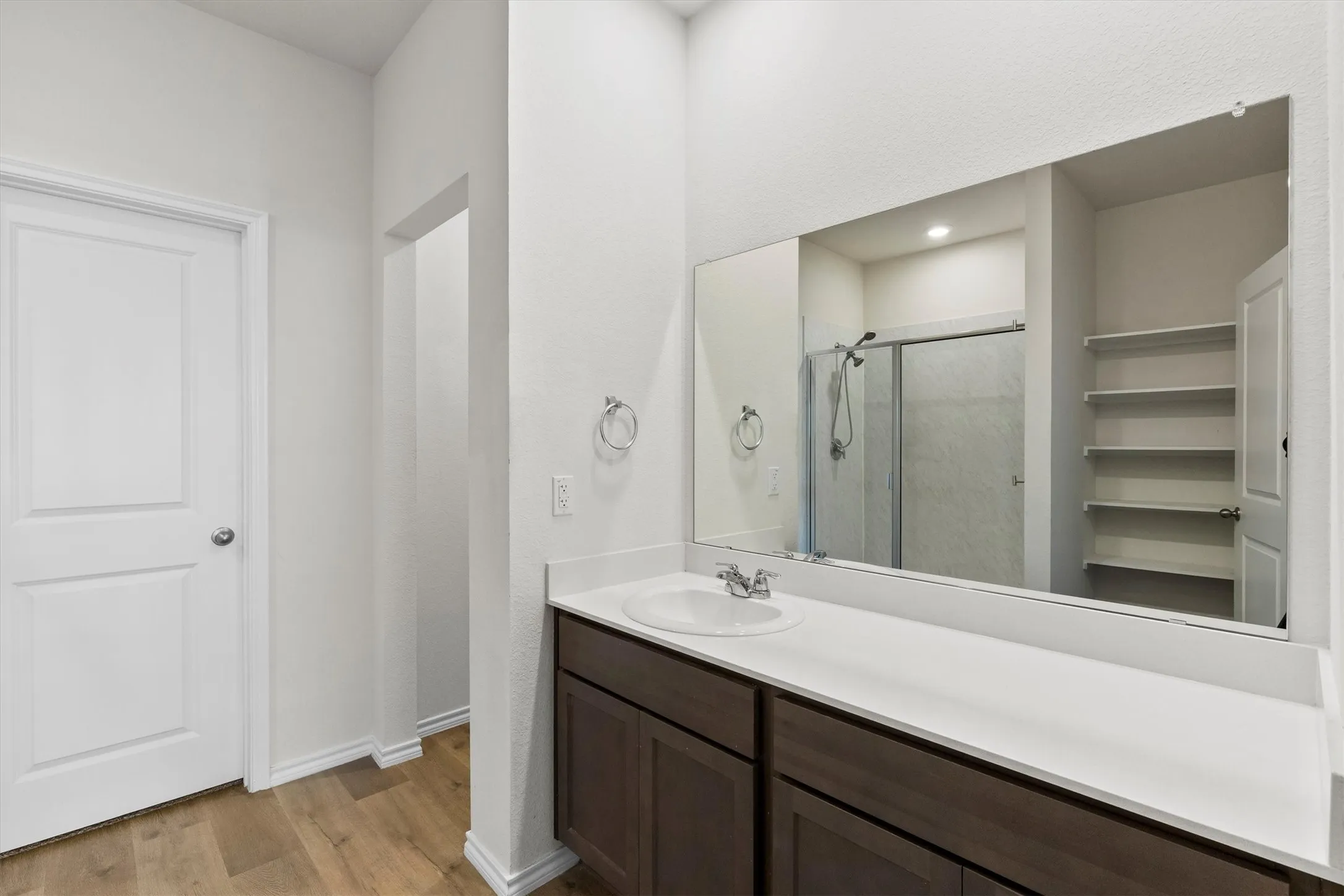 Single Family Residence For Sale in Hunt County , 809 Trough Street, Royse City, Texas 75189, 3 Bedroom, 3 Bathroom, 2 Garage spaces, 1,921 Sqft, built in 2023, mls#21163322, Real Estate Agent in Royse City, Homes For Sale in Hunt county, Homes For Sale in Royse City, Realtor in Royse City Texas, Real Estate Brokerage Independent Realty Texas, Luminita Cordes Realtor