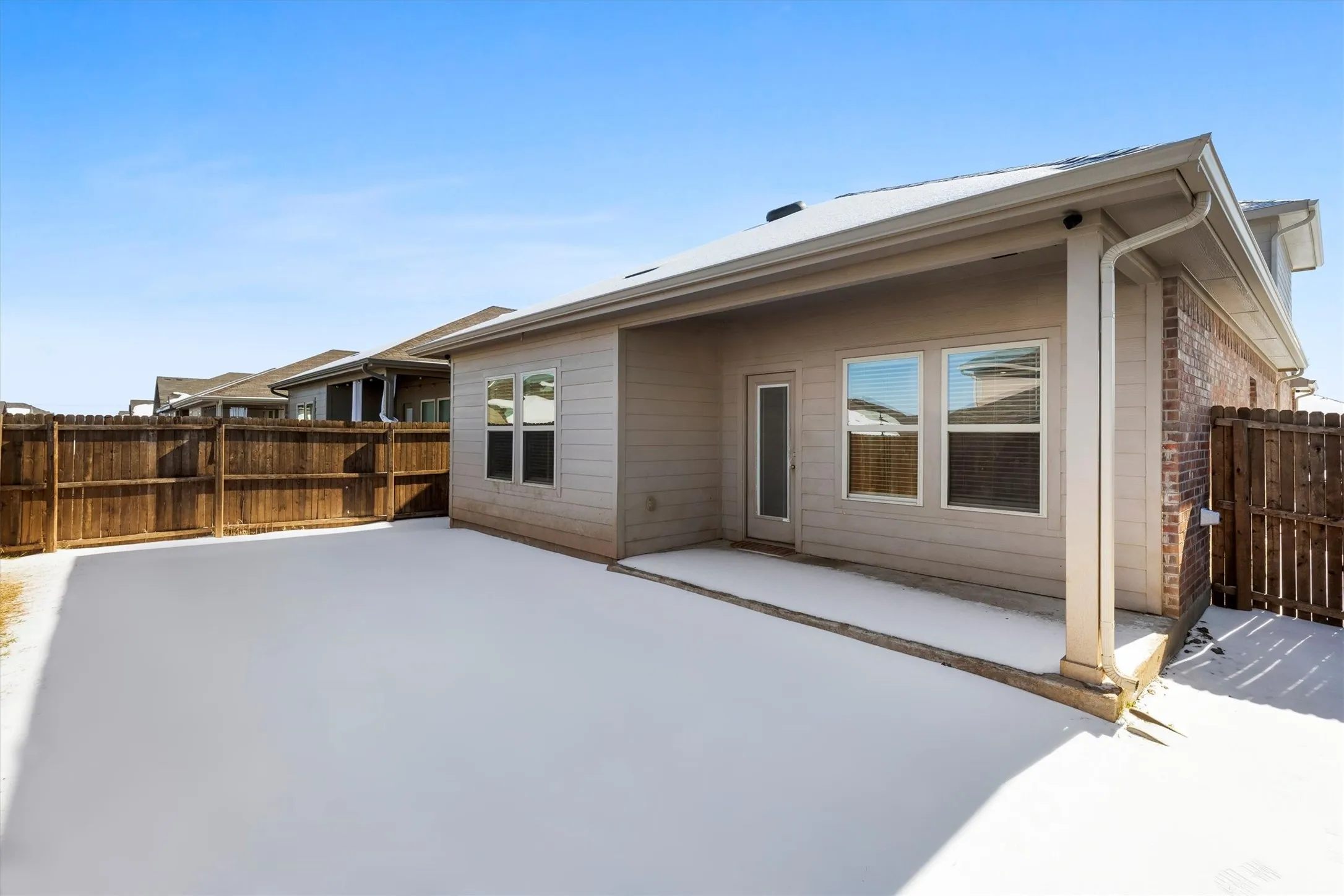 Single Family Residence For Sale in Hunt County , 809 Trough Street, Royse City, Texas 75189, 3 Bedroom, 3 Bathroom, 2 Garage spaces, 1,921 Sqft, built in 2023, mls#21163322, Real Estate Agent in Royse City, Homes For Sale in Hunt county, Homes For Sale in Royse City, Realtor in Royse City Texas, Real Estate Brokerage Independent Realty Texas, Luminita Cordes Realtor