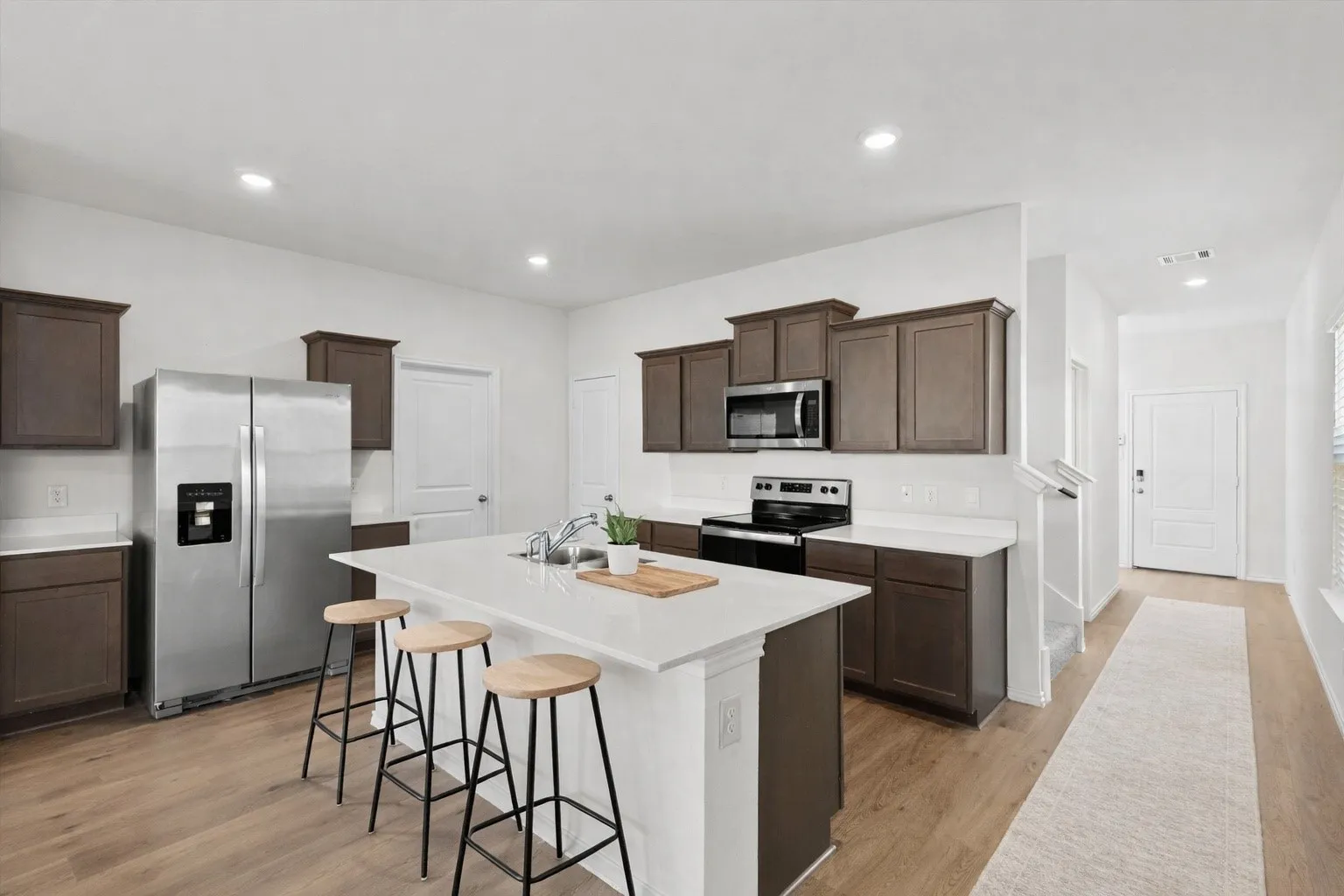 Single Family Residence For Sale in Hunt County , 809 Trough Street, Royse City, Texas 75189, 3 Bedroom, 3 Bathroom, 2 Garage spaces, 1,921 Sqft, built in 2023, mls#21163322, Real Estate Agent in Royse City, Homes For Sale in Hunt county, Homes For Sale in Royse City, Realtor in Royse City Texas, Real Estate Brokerage Independent Realty Texas, Luminita Cordes Realtor
