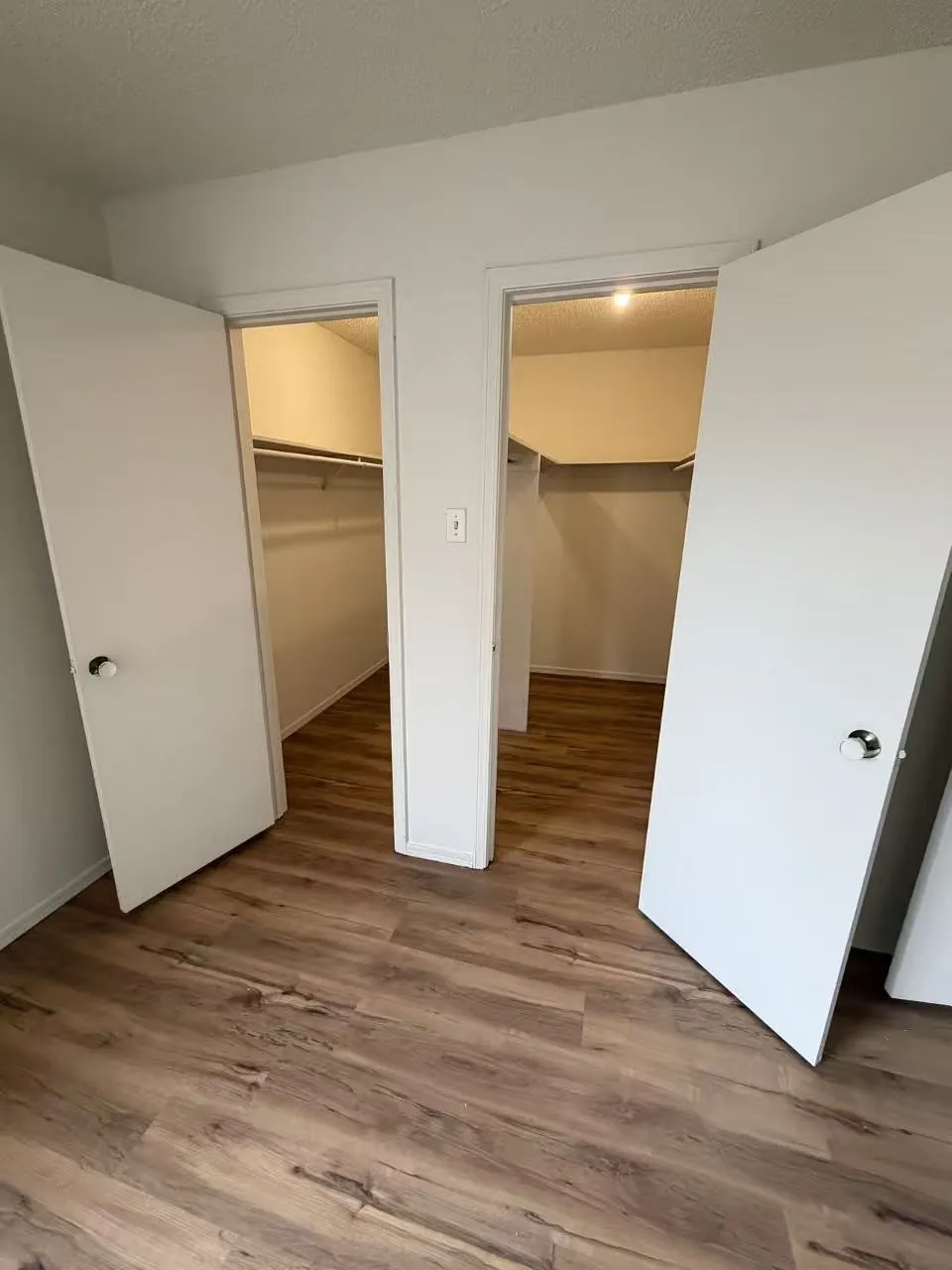 Townhouse For Sale in Dallas County , 2113 Trellis Place, Richardson, Texas 75081, 3 Bedrooms, 2 Bathrooms, Garage spaces, 1,320 Sqft, built in 1973, Price $223,000, mls#21164052, Real Estate Agent in Richardson, Homes For Sale in Dallas county, Homes For Sale in Richardson, Realtor in Richardson Texas, Real Estate Brokerage Independent Realty Texas, Luminita Cordes Realtor