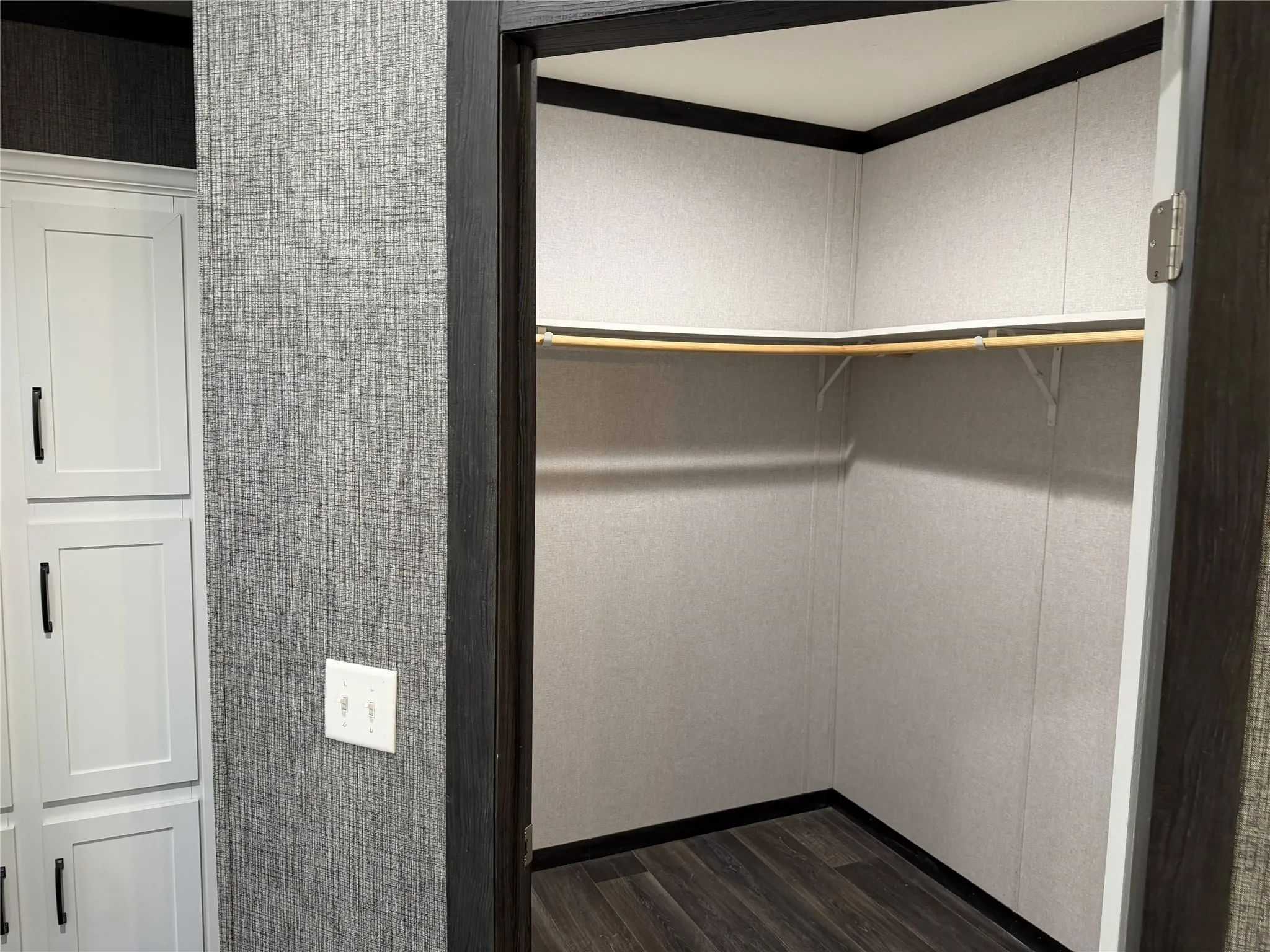 Mobile Home For Sale in Henderson County , 20733 JOE PAUL, Chandler, Texas 75758, 4 Bedroom, 2 Bathroom, Garage spaces, 2,040 Sqft, built in 2022, mls#21161827, Real Estate Agent in Chandler, Homes For Sale in Henderson county, Homes For Sale in Chandler, Realtor in Chandler Texas, Real Estate Brokerage Independent Realty Texas, Luminita Cordes Realtor