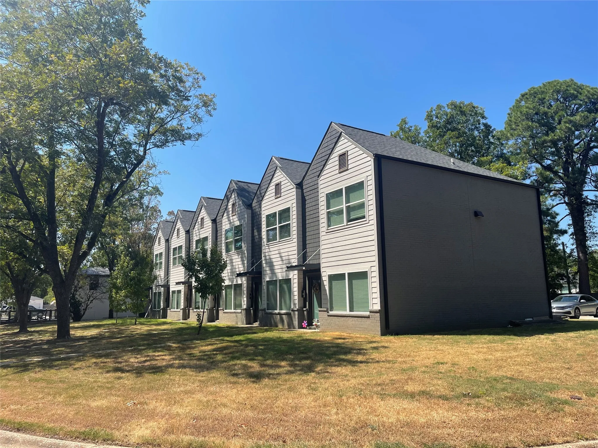 For Sale in Bowie County , 806 W 32nd Street, Texarkana, Texas 75503, 12 Bedrooms, 18 Bathrooms, Garage spaces, 0 Sqft, built in 2020, Preowned, Price $875,000, mls#21133419, Real Estate Agent in Texarkana, Homes For Sale in Bowie county, Homes For Sale in Texarkana, Realtor in Texarkana Texas, Real Estate Brokerage Independent Realty Texas, Luminita Cordes Realtor
