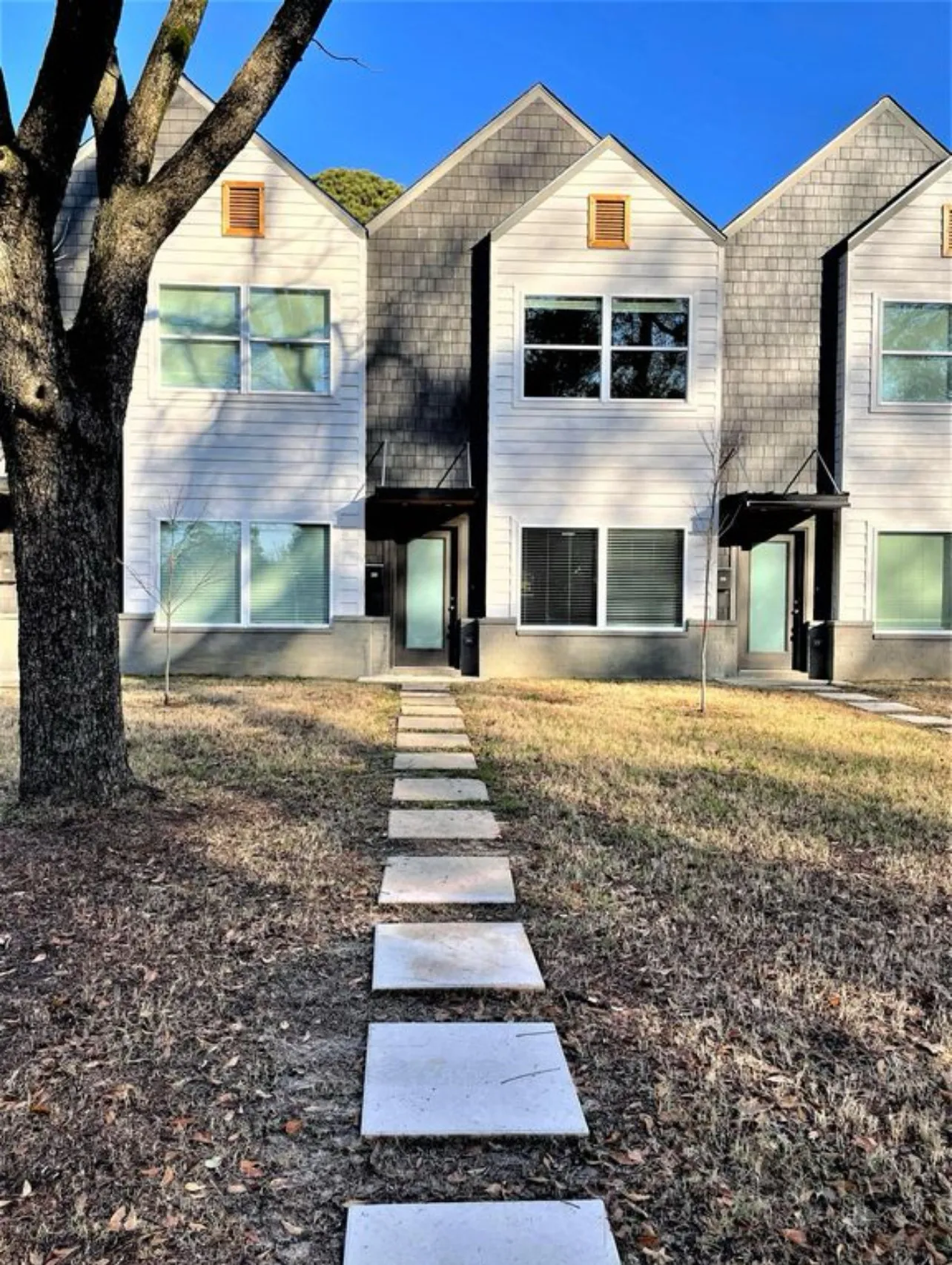 For Sale in Bowie County , 806 W 32nd Street, Texarkana, Texas 75503, 12 Bedrooms, 18 Bathrooms, Garage spaces, 0 Sqft, built in 2020, Preowned, Price $875,000, mls#21133419, Real Estate Agent in Texarkana, Homes For Sale in Bowie county, Homes For Sale in Texarkana, Realtor in Texarkana Texas, Real Estate Brokerage Independent Realty Texas, Luminita Cordes Realtor