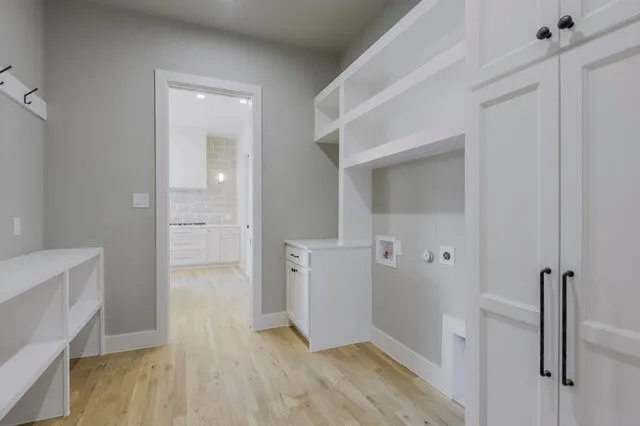 Single Family Residence For Sale in Ellis County , 3020 Stonebriar Drive, Waxahachie, Texas 75165, 4 Bedroom, 4 Bathroom, 3 Garage spaces, 3,476 Sqft, built in 2026, New Construction - Incomplete, mls#21164080, Real Estate Agent in Waxahachie, Homes For Sale in Ellis county, Homes For Sale in Waxahachie, Realtor in Waxahachie Texas, Real Estate Brokerage Independent Realty Texas, Luminita Cordes Realtor