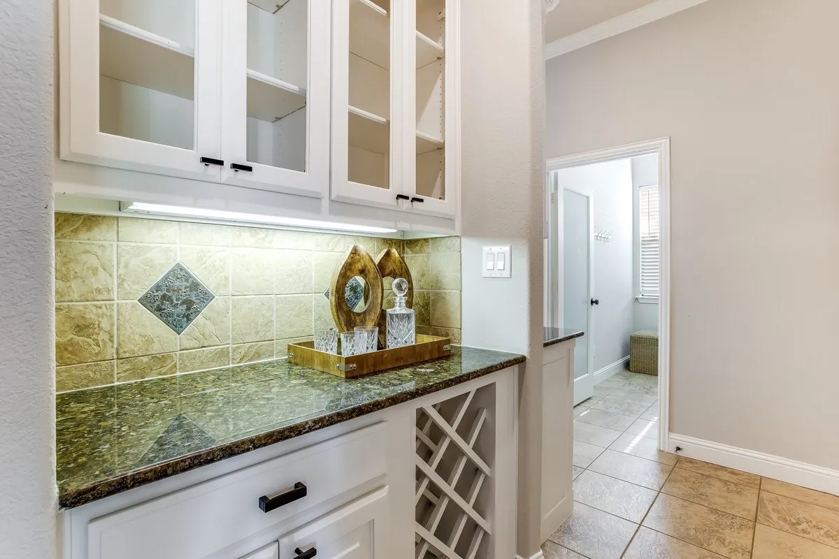 Single Family Residence For Sale in Collin County , 2890 Forest Drive, Celina, Texas 75009, 5 Bedroom, 5 Bathroom, 5 Garage spaces, 3,861 Sqft, built in 2005, mls#21163425, Real Estate Agent in Celina, Homes For Sale in Collin county, Homes For Sale in Celina, Realtor in Celina Texas, Real Estate Brokerage Independent Realty Texas, Luminita Cordes Realtor