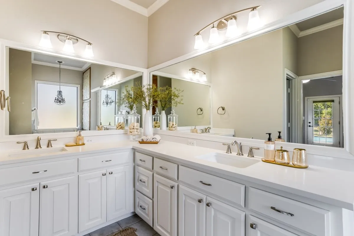 Single Family Residence For Sale in Collin County , 2890 Forest Drive, Celina, Texas 75009, 5 Bedroom, 5 Bathroom, 5 Garage spaces, 3,861 Sqft, built in 2005, mls#21163425, Real Estate Agent in Celina, Homes For Sale in Collin county, Homes For Sale in Celina, Realtor in Celina Texas, Real Estate Brokerage Independent Realty Texas, Luminita Cordes Realtor