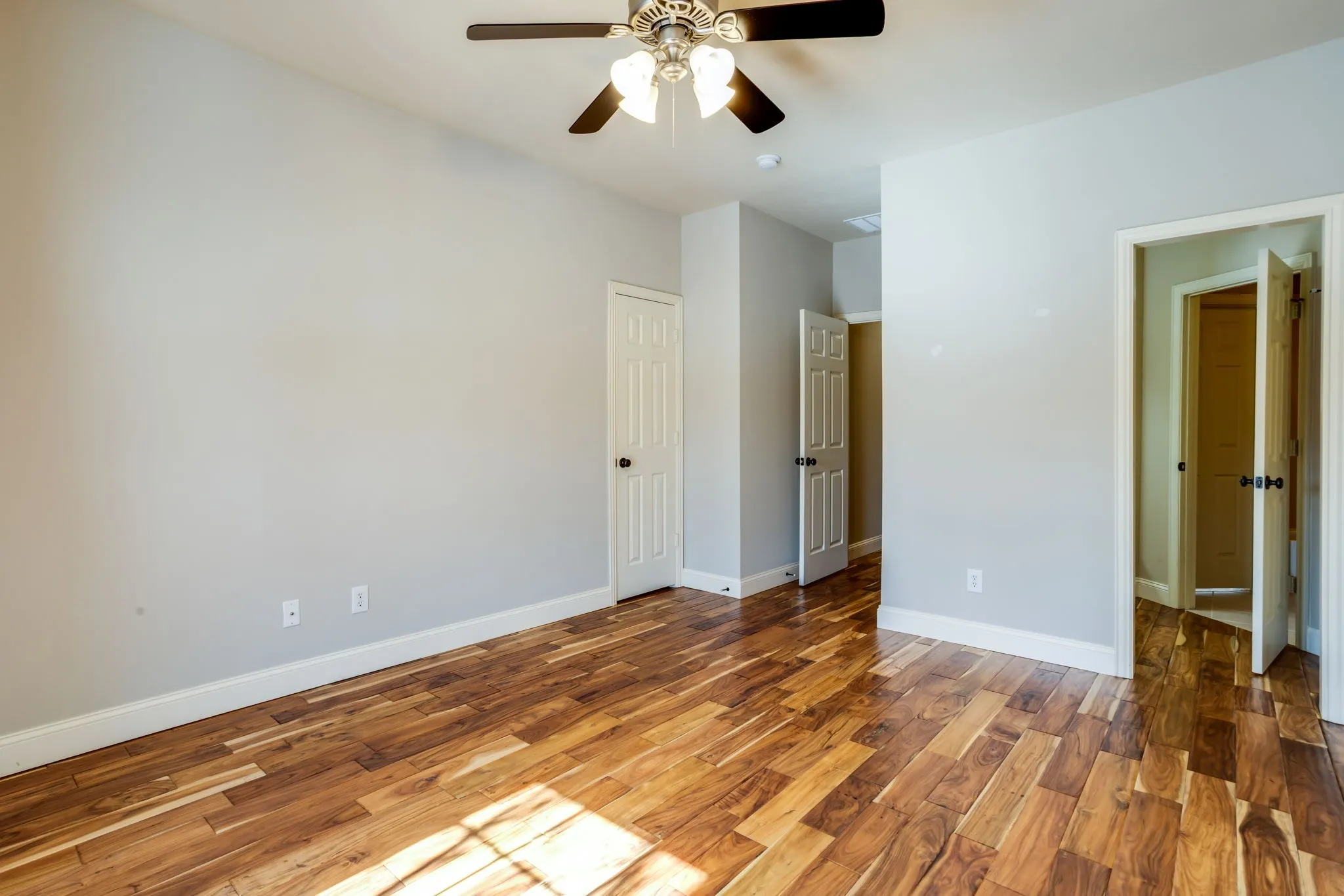 Single Family Residence For Sale in Collin County , 2890 Forest Drive, Celina, Texas 75009, 5 Bedroom, 5 Bathroom, 5 Garage spaces, 3,861 Sqft, built in 2005, mls#21163425, Real Estate Agent in Celina, Homes For Sale in Collin county, Homes For Sale in Celina, Realtor in Celina Texas, Real Estate Brokerage Independent Realty Texas, Luminita Cordes Realtor