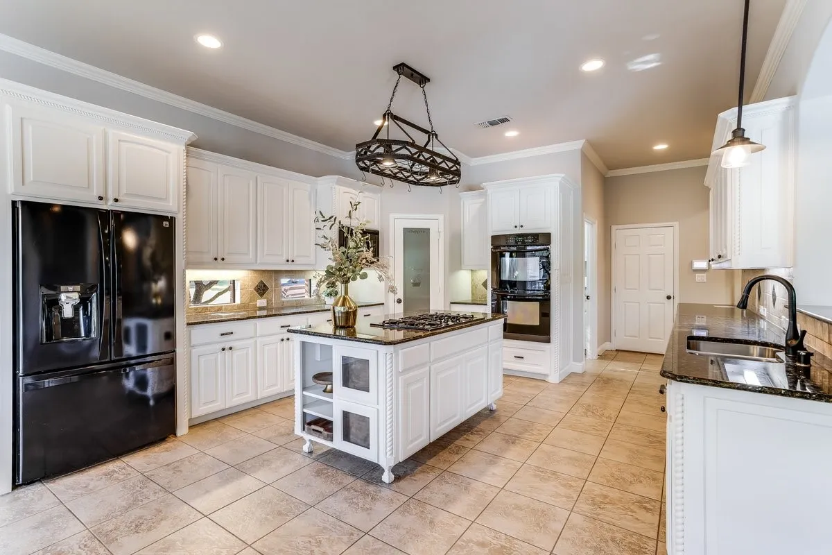 Single Family Residence For Sale in Collin County , 2890 Forest Drive, Celina, Texas 75009, 5 Bedroom, 5 Bathroom, 5 Garage spaces, 3,861 Sqft, built in 2005, mls#21163425, Real Estate Agent in Celina, Homes For Sale in Collin county, Homes For Sale in Celina, Realtor in Celina Texas, Real Estate Brokerage Independent Realty Texas, Luminita Cordes Realtor
