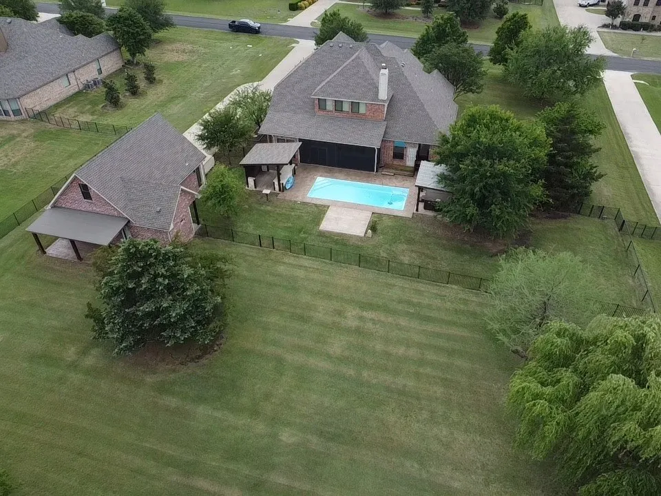 Single Family Residence For Sale in Collin County , 2890 Forest Drive, Celina, Texas 75009, 5 Bedroom, 5 Bathroom, 5 Garage spaces, 3,861 Sqft, built in 2005, mls#21163425, Real Estate Agent in Celina, Homes For Sale in Collin county, Homes For Sale in Celina, Realtor in Celina Texas, Real Estate Brokerage Independent Realty Texas, Luminita Cordes Realtor