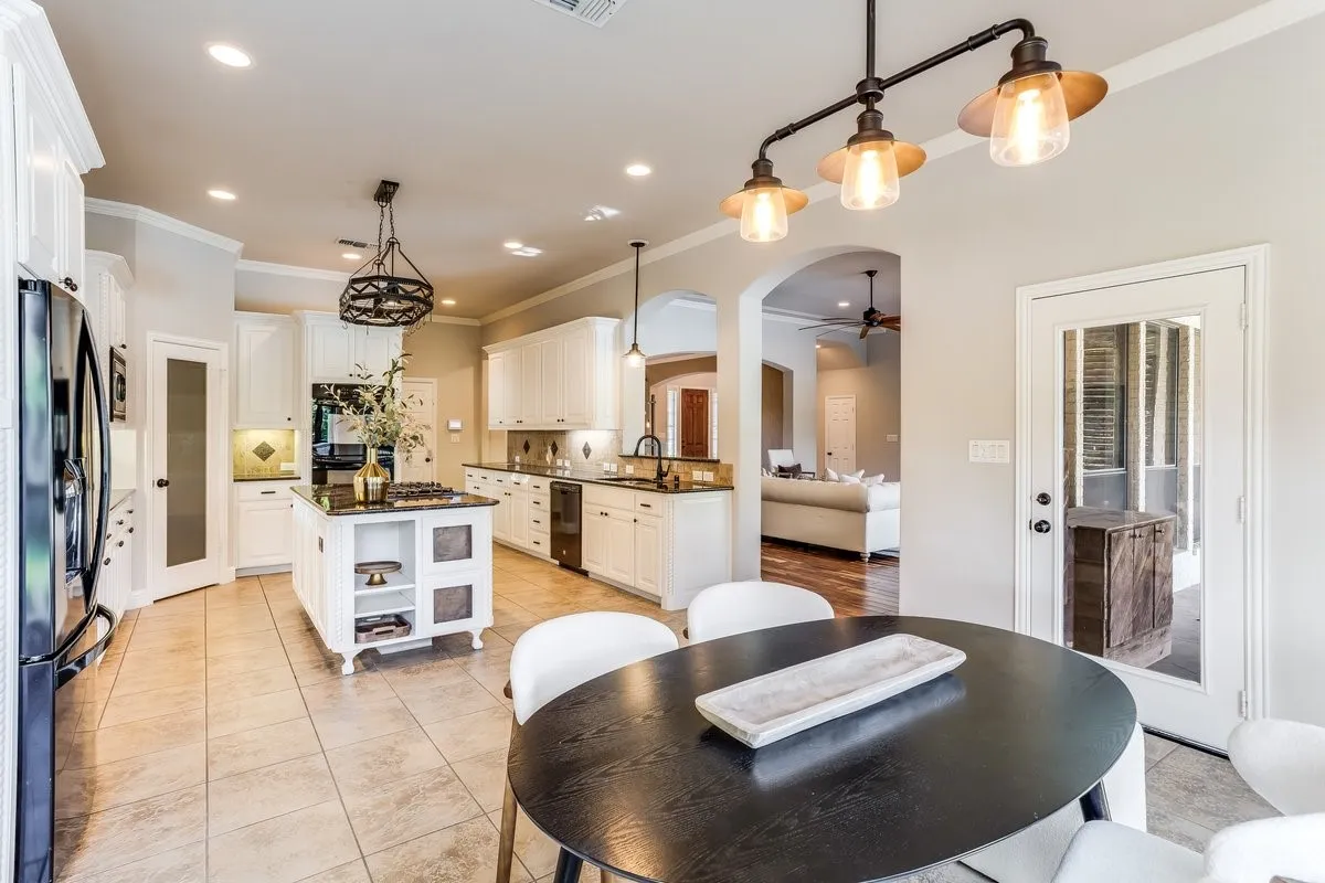 Single Family Residence For Sale in Collin County , 2890 Forest Drive, Celina, Texas 75009, 5 Bedroom, 5 Bathroom, 5 Garage spaces, 3,861 Sqft, built in 2005, mls#21163425, Real Estate Agent in Celina, Homes For Sale in Collin county, Homes For Sale in Celina, Realtor in Celina Texas, Real Estate Brokerage Independent Realty Texas, Luminita Cordes Realtor
