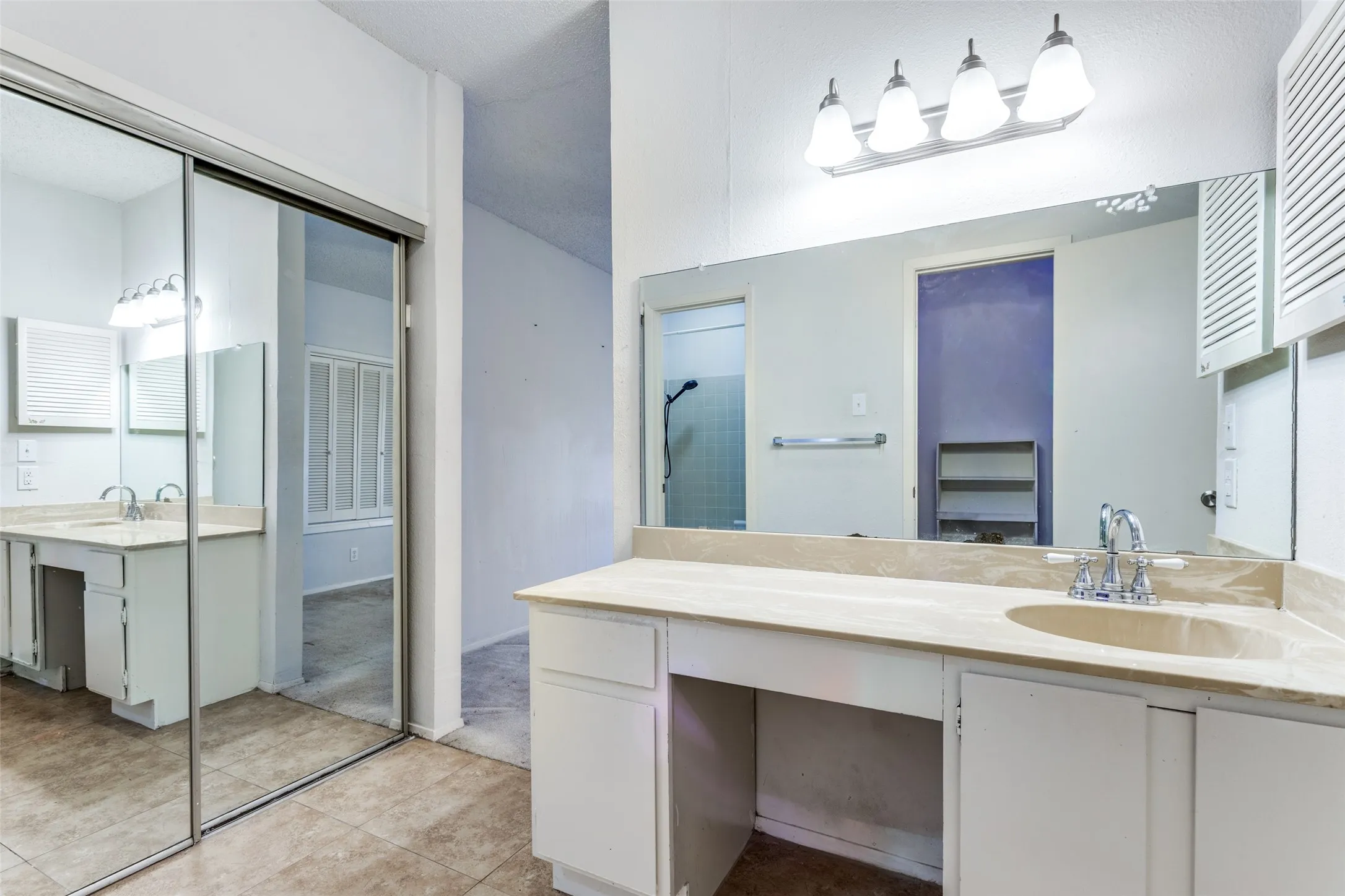 Single Family Residence For Sale in Dallas County , 5981 Arapaho 1106, Dallas, Texas 75248, 2 Bedroom, 2 Bathroom, Garage spaces, 1,038 Sqft, built in 1980, mls#21163121, Real Estate Agent in Dallas, Homes For Sale in Dallas county, Homes For Sale in Dallas, Realtor in Dallas Texas, Real Estate Brokerage Independent Realty Texas, Luminita Cordes Realtor