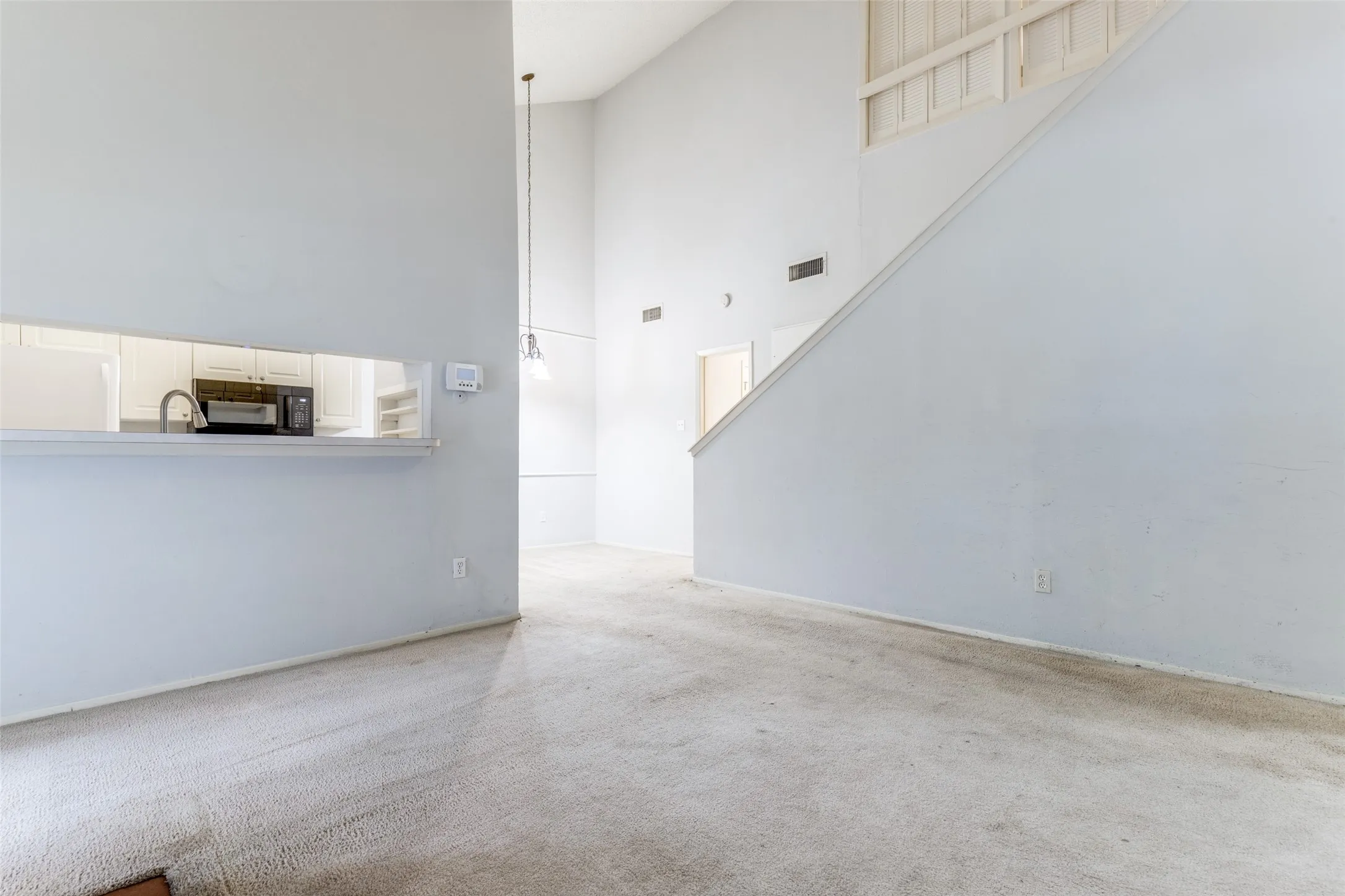 Single Family Residence For Sale in Dallas County , 5981 Arapaho 1106, Dallas, Texas 75248, 2 Bedroom, 2 Bathroom, Garage spaces, 1,038 Sqft, built in 1980, mls#21163121, Real Estate Agent in Dallas, Homes For Sale in Dallas county, Homes For Sale in Dallas, Realtor in Dallas Texas, Real Estate Brokerage Independent Realty Texas, Luminita Cordes Realtor