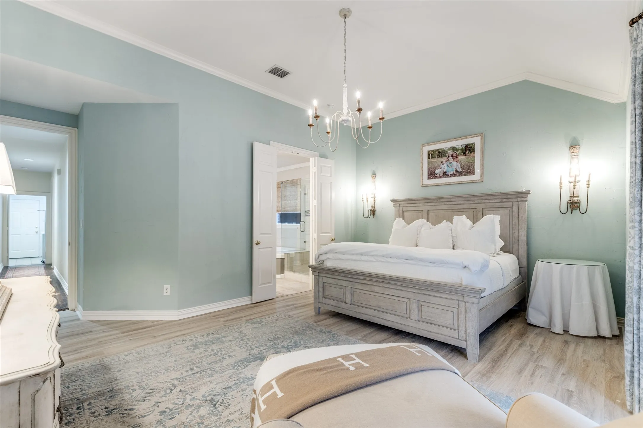 Single Family Residence For Sale in Denton County , 4511 Glen Heather Drive, Frisco, Texas 75034, 4 Bedroom, 3 Bathroom, 2 Garage spaces, 3,505 Sqft, built in 2000, Preowned, mls#21163980, Real Estate Agent in Frisco, Homes For Sale in Denton county, Homes For Sale in Frisco, Realtor in Frisco Texas, Real Estate Brokerage Independent Realty Texas, Luminita Cordes Realtor