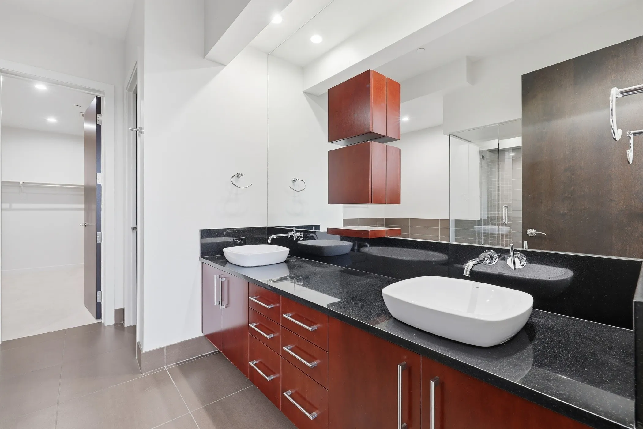Condominium For Sale in Tarrant County , 2600 W 7th Street 1827, Fort Worth, Texas 76107, 3 Bedroom, 3 Bathroom, 2 Garage spaces, 2,621 Sqft, built in 1928, Preowned, mls#21158841, Real Estate Agent in Fort Worth, Homes For Sale in Tarrant county, Homes For Sale in Fort Worth, Realtor in Fort Worth Texas, Real Estate Brokerage Independent Realty Texas, Luminita Cordes Realtor