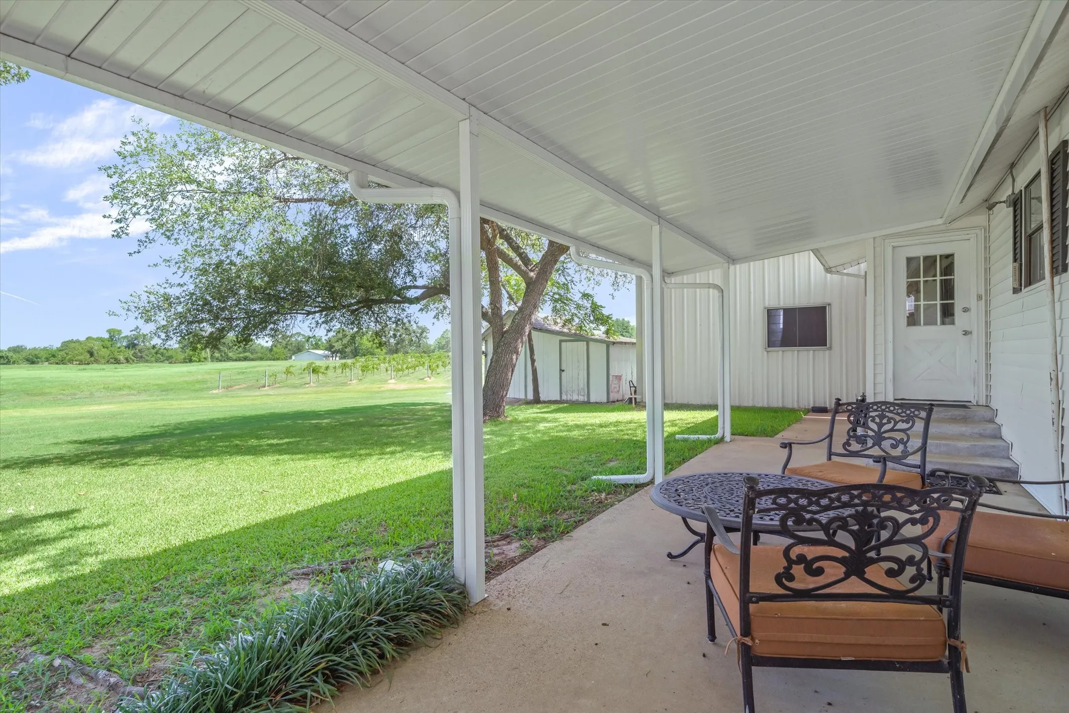 Farm For Sale in Van Zandt County , 5518 State Highway 198, Canton, Texas 75103, 3 Bedroom, 1 Bathroom, 1 Garage spaces, 1,896 Sqft, built in 1961, mls#21159549, Real Estate Agent in Canton, Homes For Sale in Van Zandt county, Homes For Sale in Canton, Realtor in Canton Texas, Real Estate Brokerage Independent Realty Texas, Luminita Cordes Realtor
