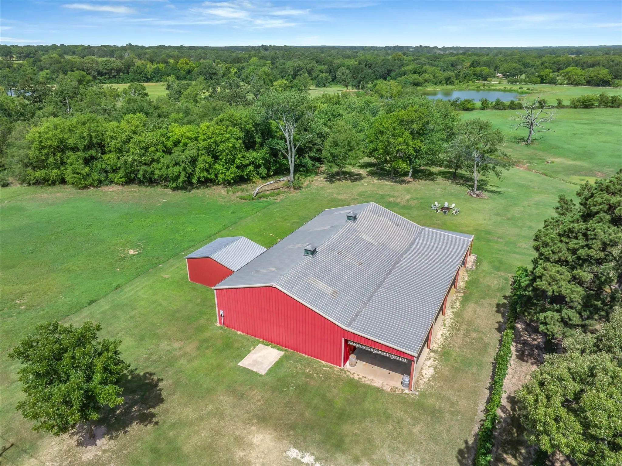 Farm For Sale in Van Zandt County , 5518 State Highway 198, Canton, Texas 75103, 3 Bedroom, 1 Bathroom, 1 Garage spaces, 1,896 Sqft, built in 1961, mls#21159549, Real Estate Agent in Canton, Homes For Sale in Van Zandt county, Homes For Sale in Canton, Realtor in Canton Texas, Real Estate Brokerage Independent Realty Texas, Luminita Cordes Realtor
