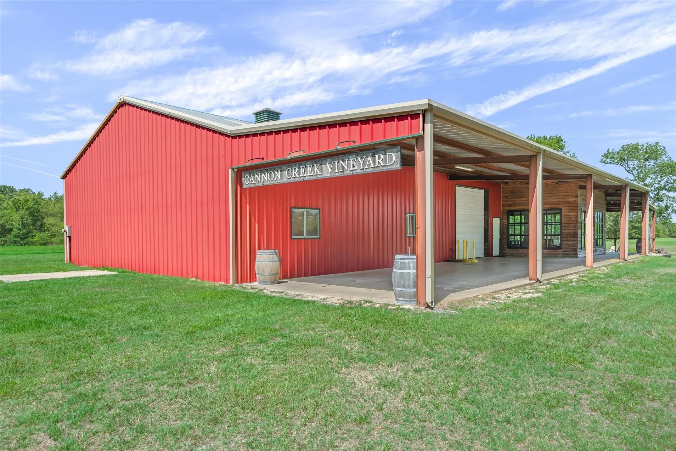 Farm For Sale in Van Zandt County , 5518 State Highway 198, Canton, Texas 75103, 3 Bedroom, 1 Bathroom, 1 Garage spaces, 1,896 Sqft, built in 1961, mls#21159549, Real Estate Agent in Canton, Homes For Sale in Van Zandt county, Homes For Sale in Canton, Realtor in Canton Texas, Real Estate Brokerage Independent Realty Texas, Luminita Cordes Realtor