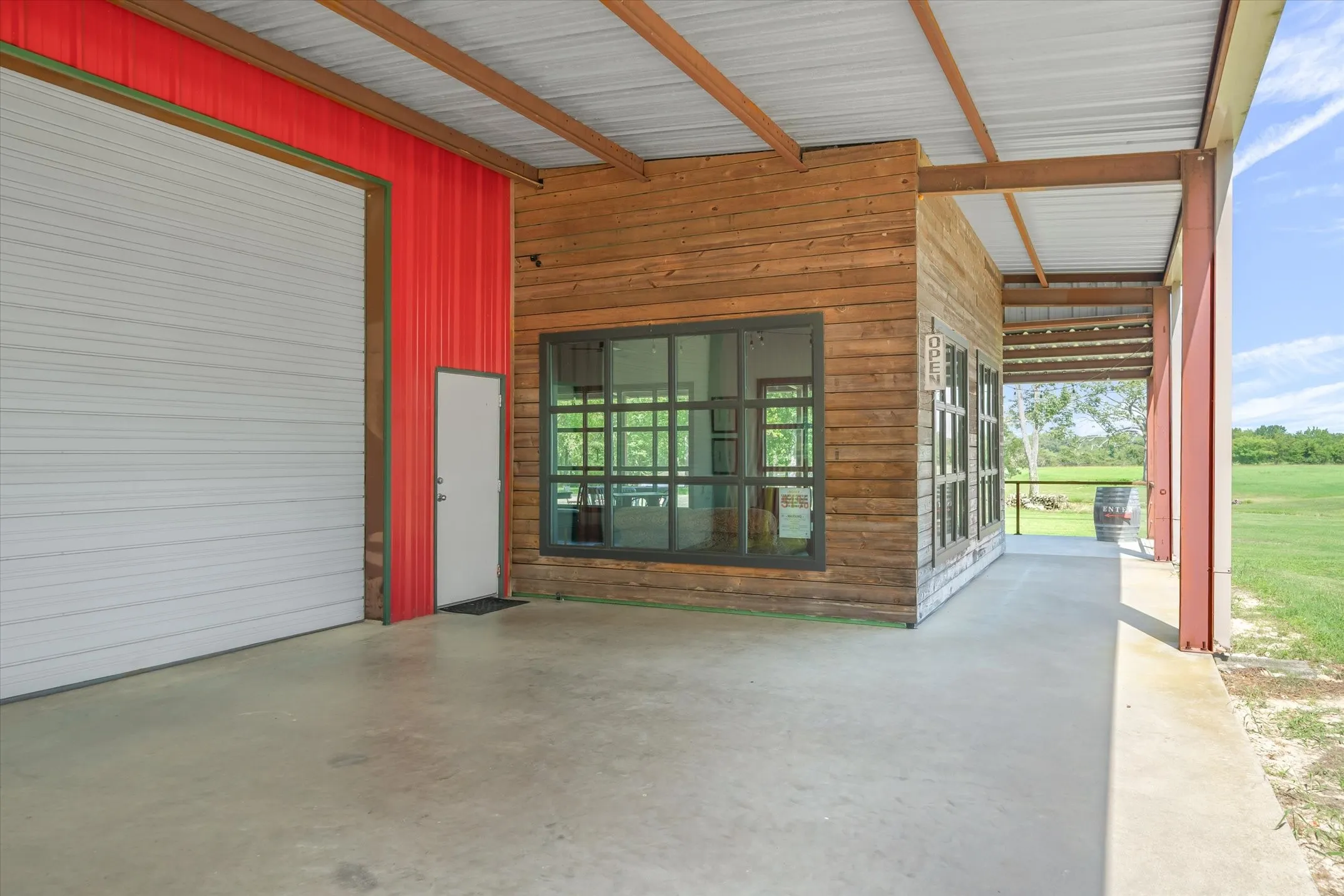 Farm For Sale in Van Zandt County , 5518 State Highway 198, Canton, Texas 75103, 3 Bedroom, 1 Bathroom, 1 Garage spaces, 1,896 Sqft, built in 1961, mls#21159549, Real Estate Agent in Canton, Homes For Sale in Van Zandt county, Homes For Sale in Canton, Realtor in Canton Texas, Real Estate Brokerage Independent Realty Texas, Luminita Cordes Realtor