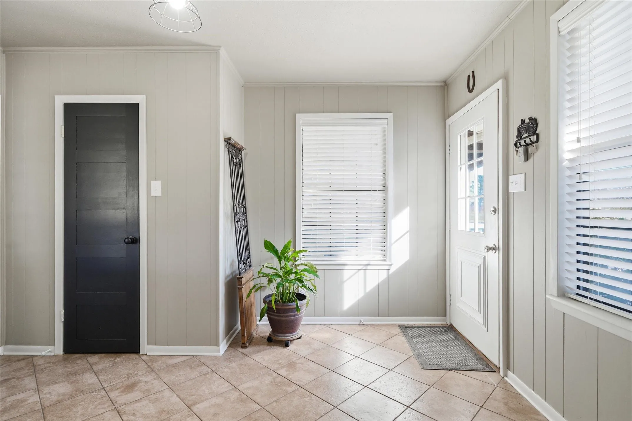 Farm For Sale in Van Zandt County , 5518 State Highway 198, Canton, Texas 75103, 3 Bedroom, 1 Bathroom, 1 Garage spaces, 1,896 Sqft, built in 1961, mls#21159549, Real Estate Agent in Canton, Homes For Sale in Van Zandt county, Homes For Sale in Canton, Realtor in Canton Texas, Real Estate Brokerage Independent Realty Texas, Luminita Cordes Realtor