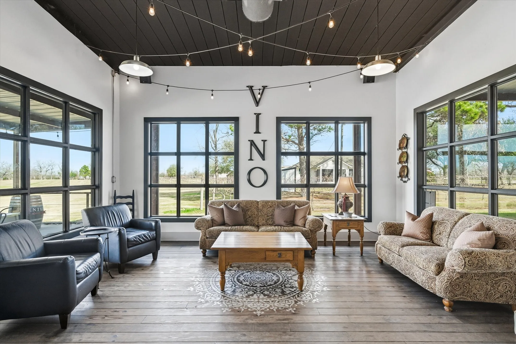 Farm For Sale in Van Zandt County , 5518 State Highway 198, Canton, Texas 75103, 3 Bedroom, 1 Bathroom, 1 Garage spaces, 1,896 Sqft, built in 1961, mls#21159549, Real Estate Agent in Canton, Homes For Sale in Van Zandt county, Homes For Sale in Canton, Realtor in Canton Texas, Real Estate Brokerage Independent Realty Texas, Luminita Cordes Realtor