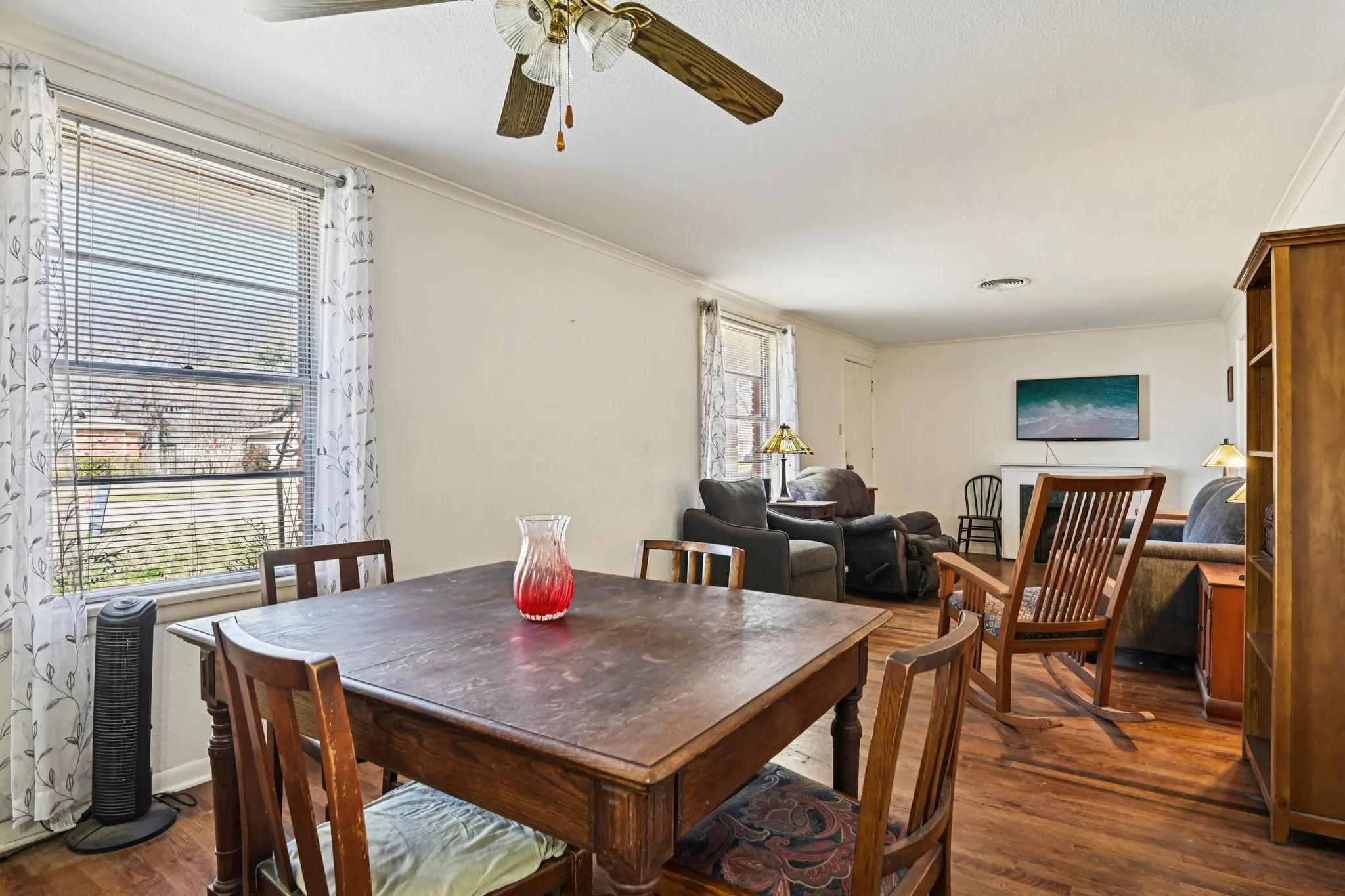 Single Family Residence For Sale in Tarrant County , 7008 Briley Drive, North Richland Hills, Texas 76180, 3 Bedroom, 1 Bathroom, Garage spaces, 1,504 Sqft, built in 1952, Preowned, mls#21163335, Real Estate Agent in North Richland Hills, Homes For Sale in Tarrant county, Homes For Sale in North Richland Hills, Realtor in North Richland Hills Texas, Real Estate Brokerage Independent Realty Texas, Luminita Cordes Realtor