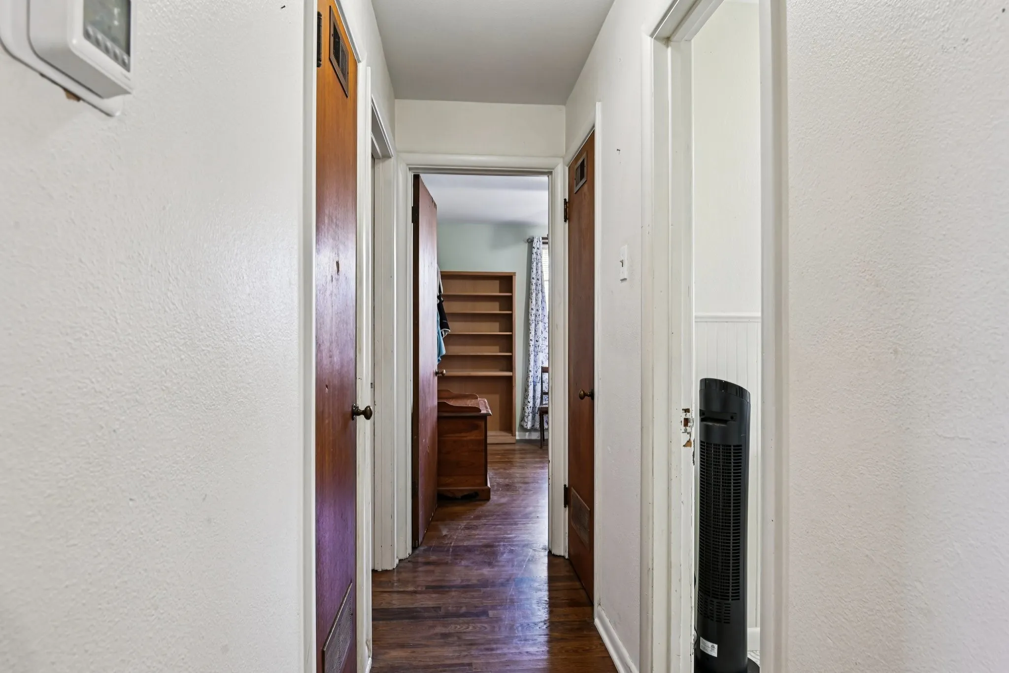 Single Family Residence For Sale in Tarrant County , 7008 Briley Drive, North Richland Hills, Texas 76180, 3 Bedroom, 1 Bathroom, Garage spaces, 1,504 Sqft, built in 1952, Preowned, mls#21163335, Real Estate Agent in North Richland Hills, Homes For Sale in Tarrant county, Homes For Sale in North Richland Hills, Realtor in North Richland Hills Texas, Real Estate Brokerage Independent Realty Texas, Luminita Cordes Realtor