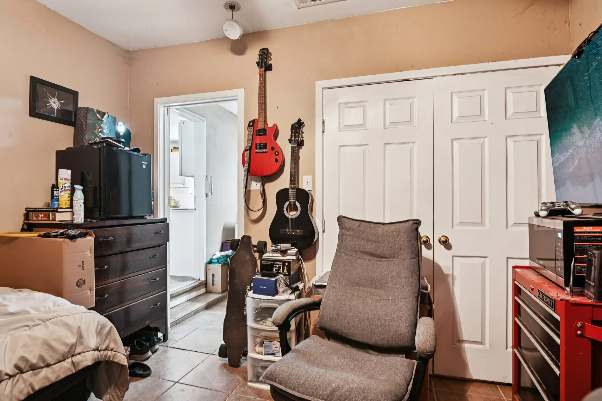 Single Family Residence For Sale in Tarrant County , 7008 Briley Drive, North Richland Hills, Texas 76180, 3 Bedroom, 1 Bathroom, Garage spaces, 1,504 Sqft, built in 1952, Preowned, mls#21163335, Real Estate Agent in North Richland Hills, Homes For Sale in Tarrant county, Homes For Sale in North Richland Hills, Realtor in North Richland Hills Texas, Real Estate Brokerage Independent Realty Texas, Luminita Cordes Realtor