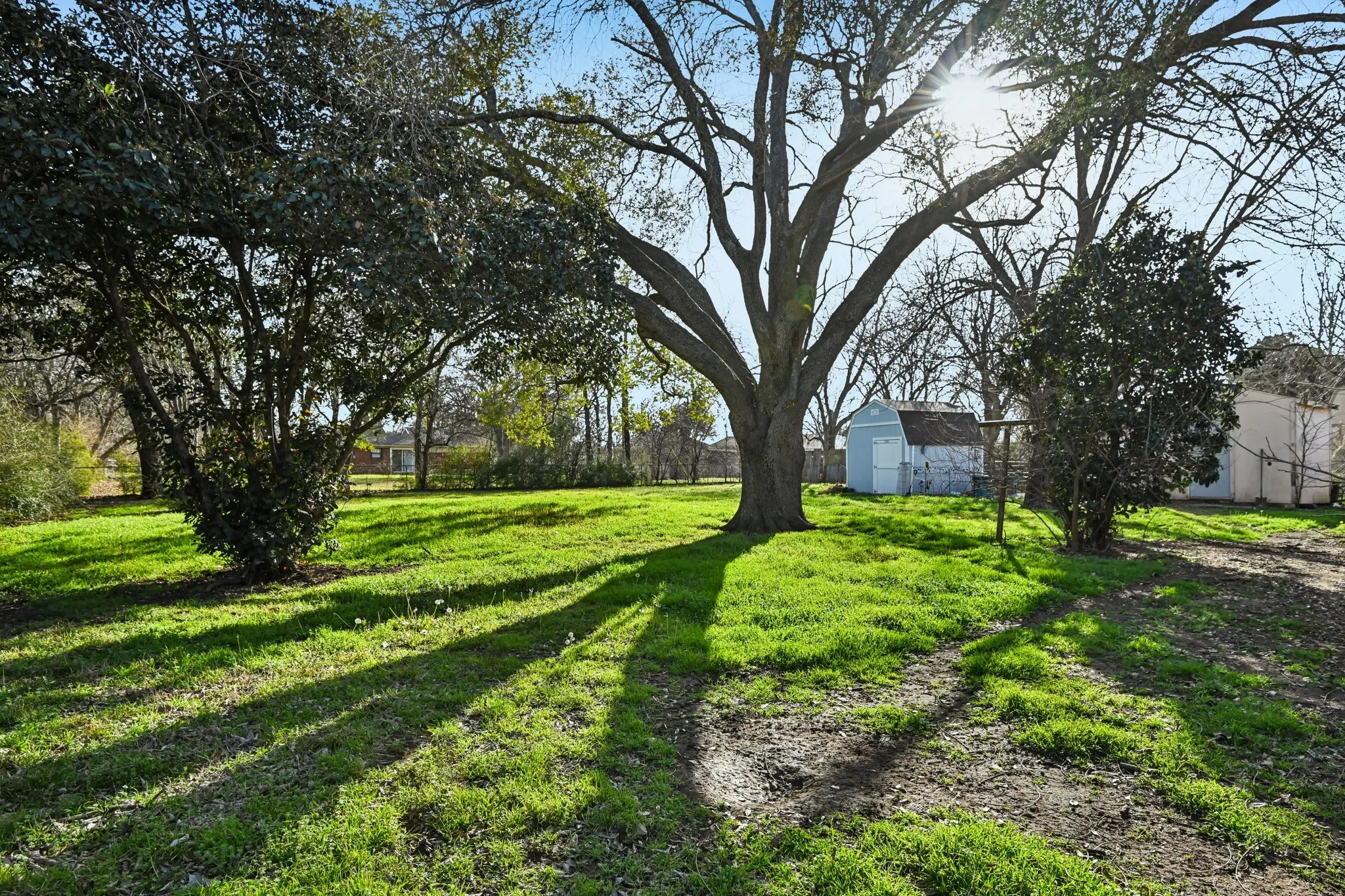 Single Family Residence For Sale in Tarrant County , 7008 Briley Drive, North Richland Hills, Texas 76180, 3 Bedroom, 1 Bathroom, Garage spaces, 1,504 Sqft, built in 1952, Preowned, mls#21163335, Real Estate Agent in North Richland Hills, Homes For Sale in Tarrant county, Homes For Sale in North Richland Hills, Realtor in North Richland Hills Texas, Real Estate Brokerage Independent Realty Texas, Luminita Cordes Realtor