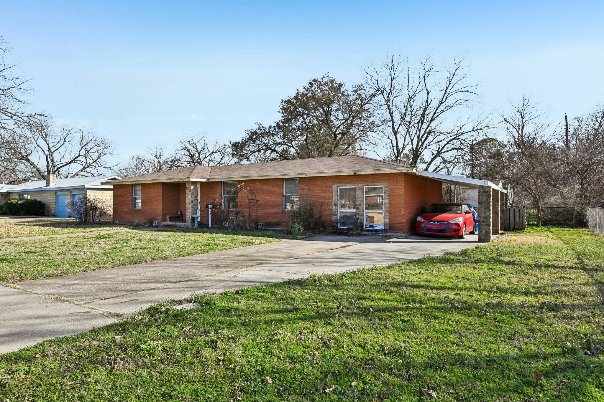 Single Family Residence For Sale in Tarrant County , 7008 Briley Drive, North Richland Hills, Texas 76180, 3 Bedroom, 1 Bathroom, Garage spaces, 1,504 Sqft, built in 1952, Preowned, mls#21163335, Real Estate Agent in North Richland Hills, Homes For Sale in Tarrant county, Homes For Sale in North Richland Hills, Realtor in North Richland Hills Texas, Real Estate Brokerage Independent Realty Texas, Luminita Cordes Realtor