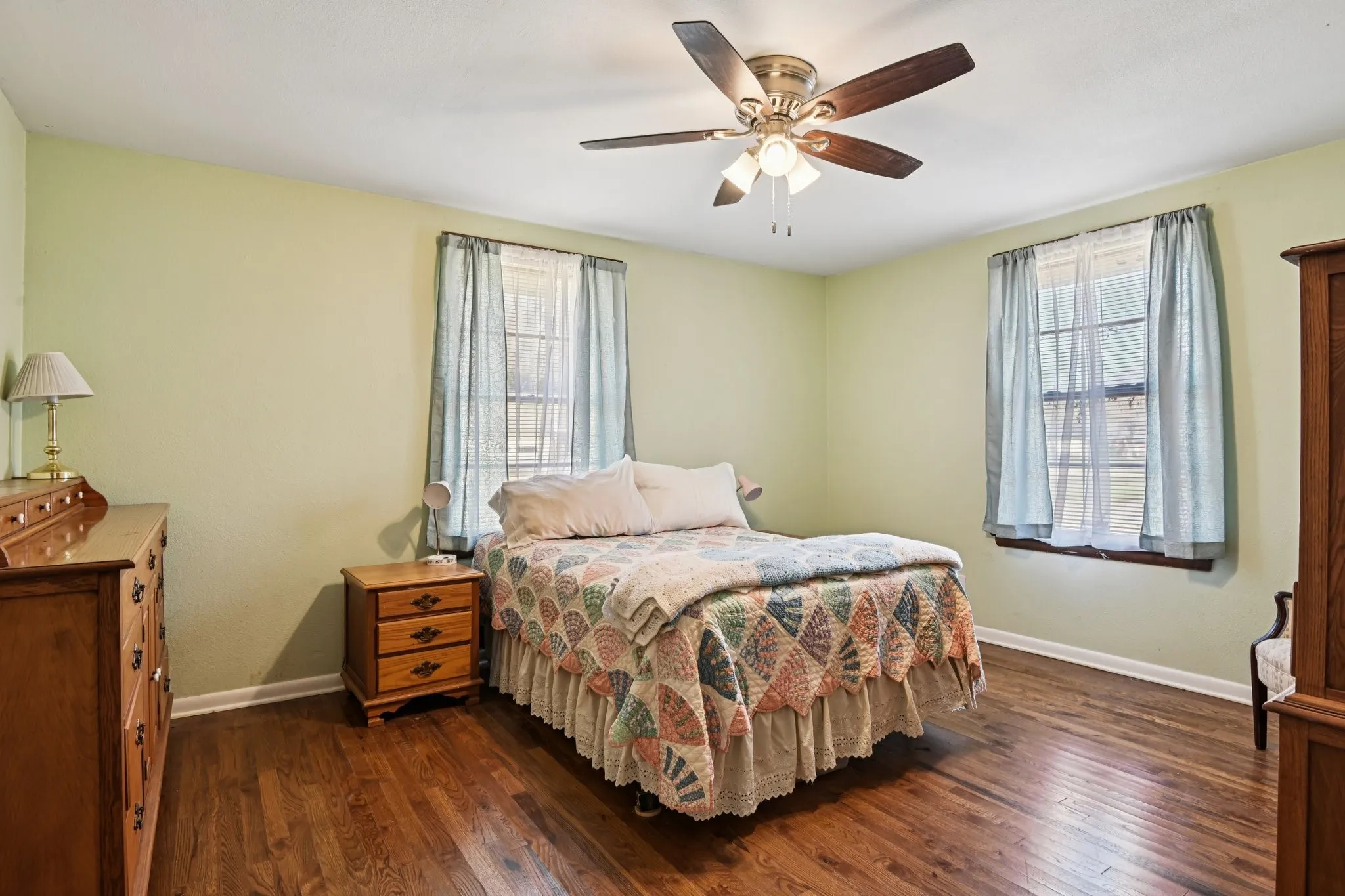 Single Family Residence For Sale in Tarrant County , 7008 Briley Drive, North Richland Hills, Texas 76180, 3 Bedroom, 1 Bathroom, Garage spaces, 1,504 Sqft, built in 1952, Preowned, mls#21163335, Real Estate Agent in North Richland Hills, Homes For Sale in Tarrant county, Homes For Sale in North Richland Hills, Realtor in North Richland Hills Texas, Real Estate Brokerage Independent Realty Texas, Luminita Cordes Realtor
