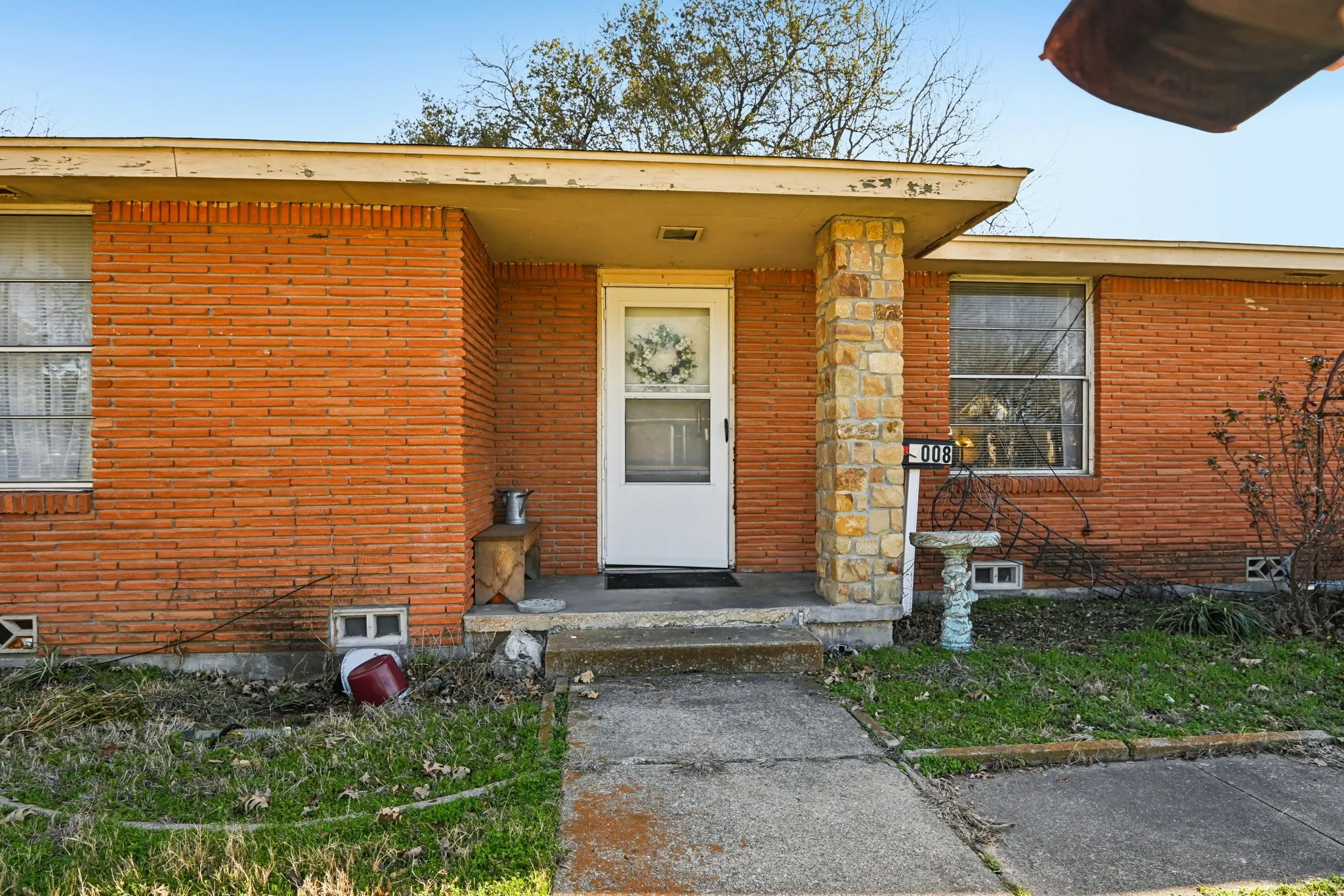 Single Family Residence For Sale in Tarrant County , 7008 Briley Drive, North Richland Hills, Texas 76180, 3 Bedroom, 1 Bathroom, Garage spaces, 1,504 Sqft, built in 1952, Preowned, mls#21163335, Real Estate Agent in North Richland Hills, Homes For Sale in Tarrant county, Homes For Sale in North Richland Hills, Realtor in North Richland Hills Texas, Real Estate Brokerage Independent Realty Texas, Luminita Cordes Realtor
