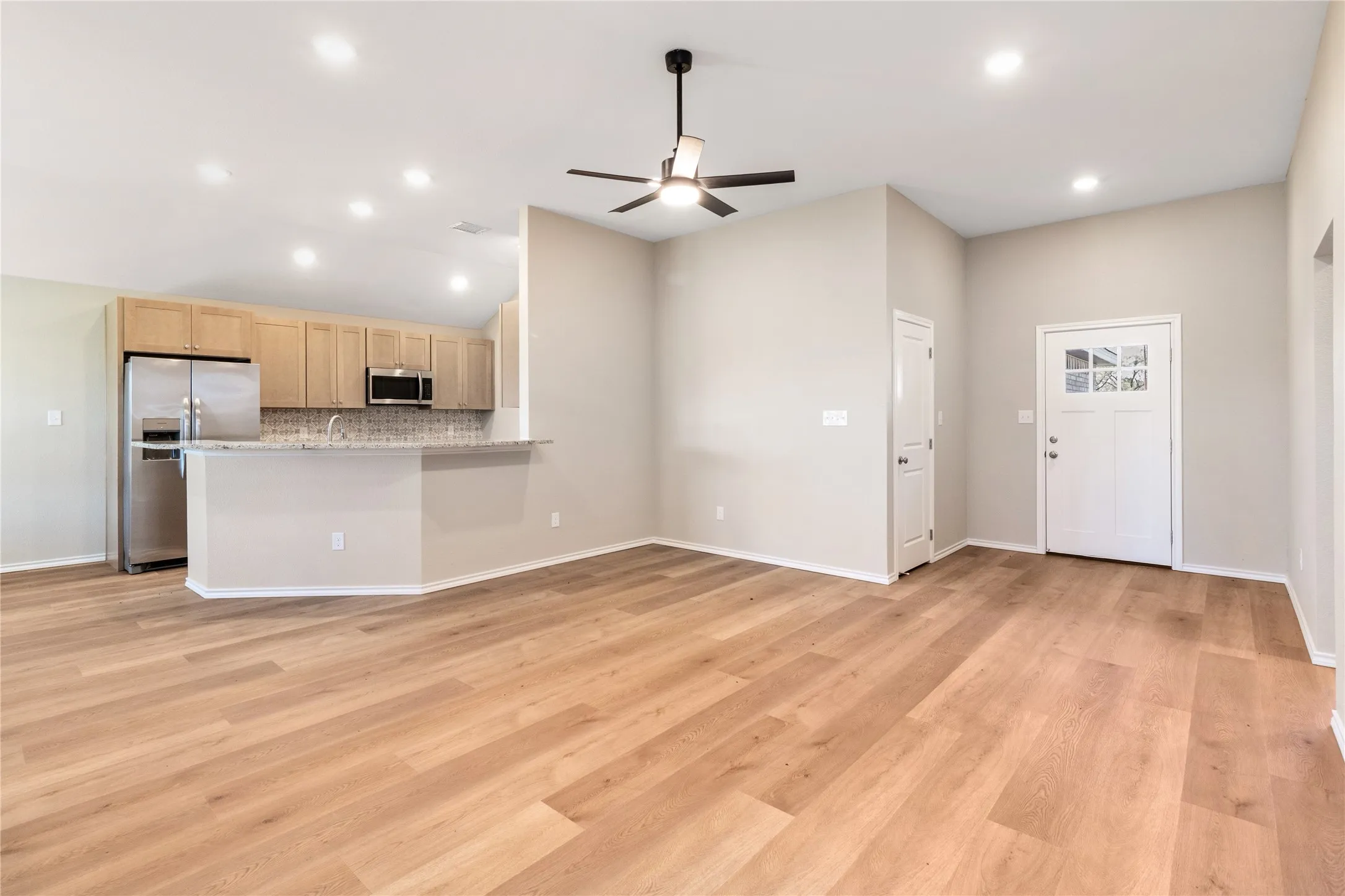 Single Family Residence For Sale in Coleman County , 807 Bella Blvd Street, Coleman, Texas 76834, 3 Bedroom, 2 Bathroom, 2 Garage spaces, 1,491 Sqft, built in 2025, New Construction - Complete, mls#21164522, Real Estate Agent in Coleman, Homes For Sale in Coleman county, Homes For Sale in Coleman, Realtor in Coleman Texas, Real Estate Brokerage Independent Realty Texas, Luminita Cordes Realtor