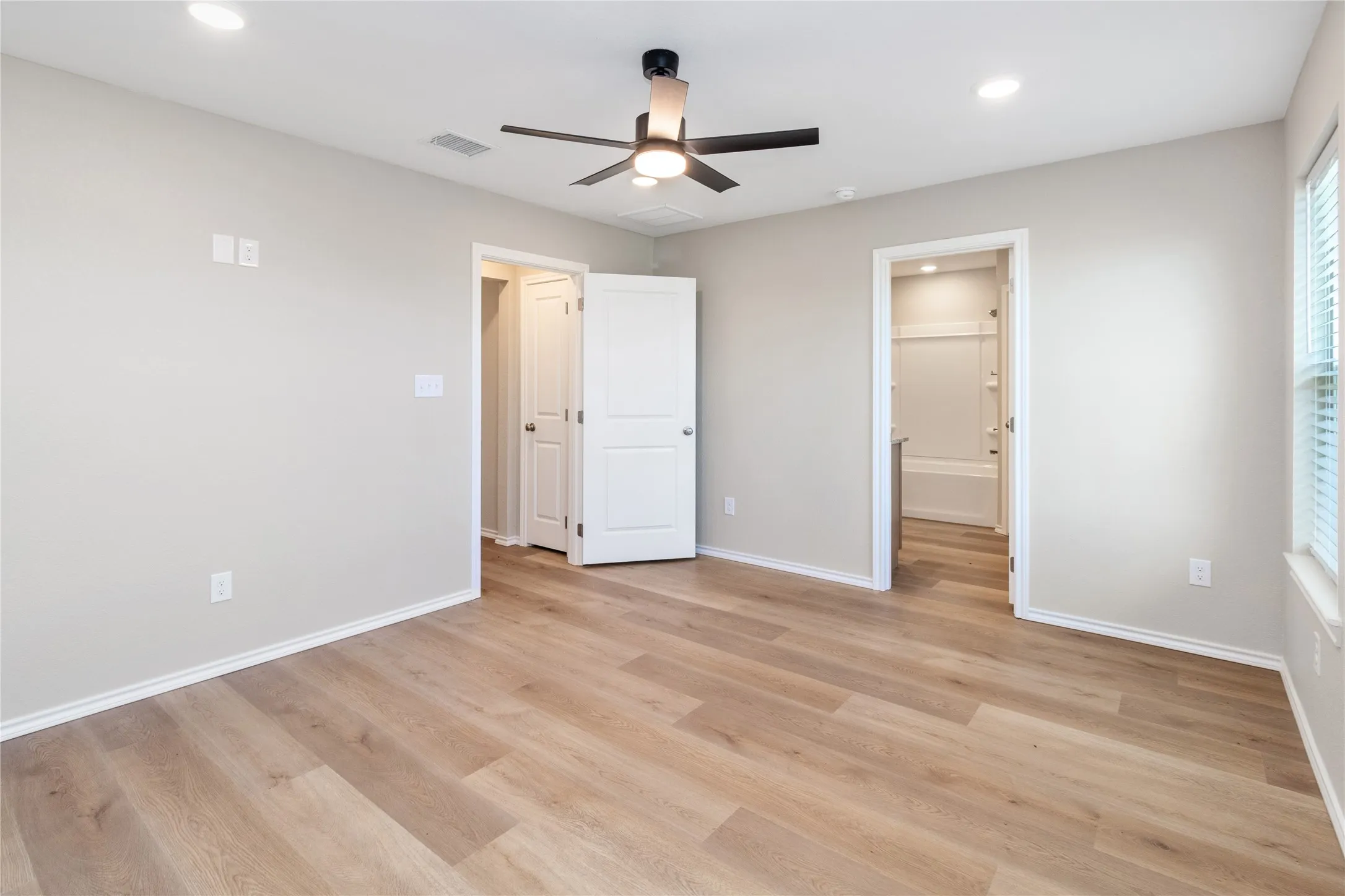 Single Family Residence For Sale in Coleman County , 807 Bella Blvd Street, Coleman, Texas 76834, 3 Bedroom, 2 Bathroom, 2 Garage spaces, 1,491 Sqft, built in 2025, New Construction - Complete, mls#21164522, Real Estate Agent in Coleman, Homes For Sale in Coleman county, Homes For Sale in Coleman, Realtor in Coleman Texas, Real Estate Brokerage Independent Realty Texas, Luminita Cordes Realtor