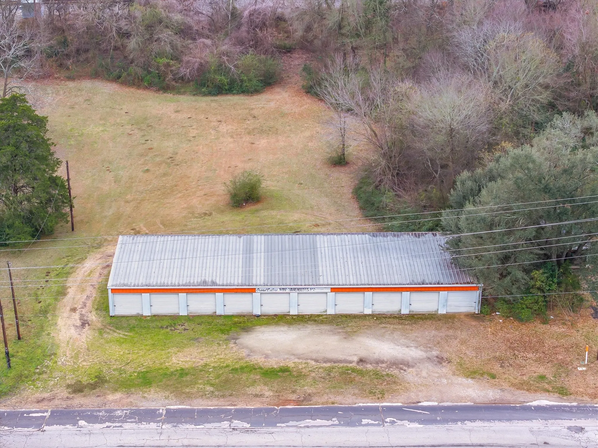 20 Storage units near all amenities in town