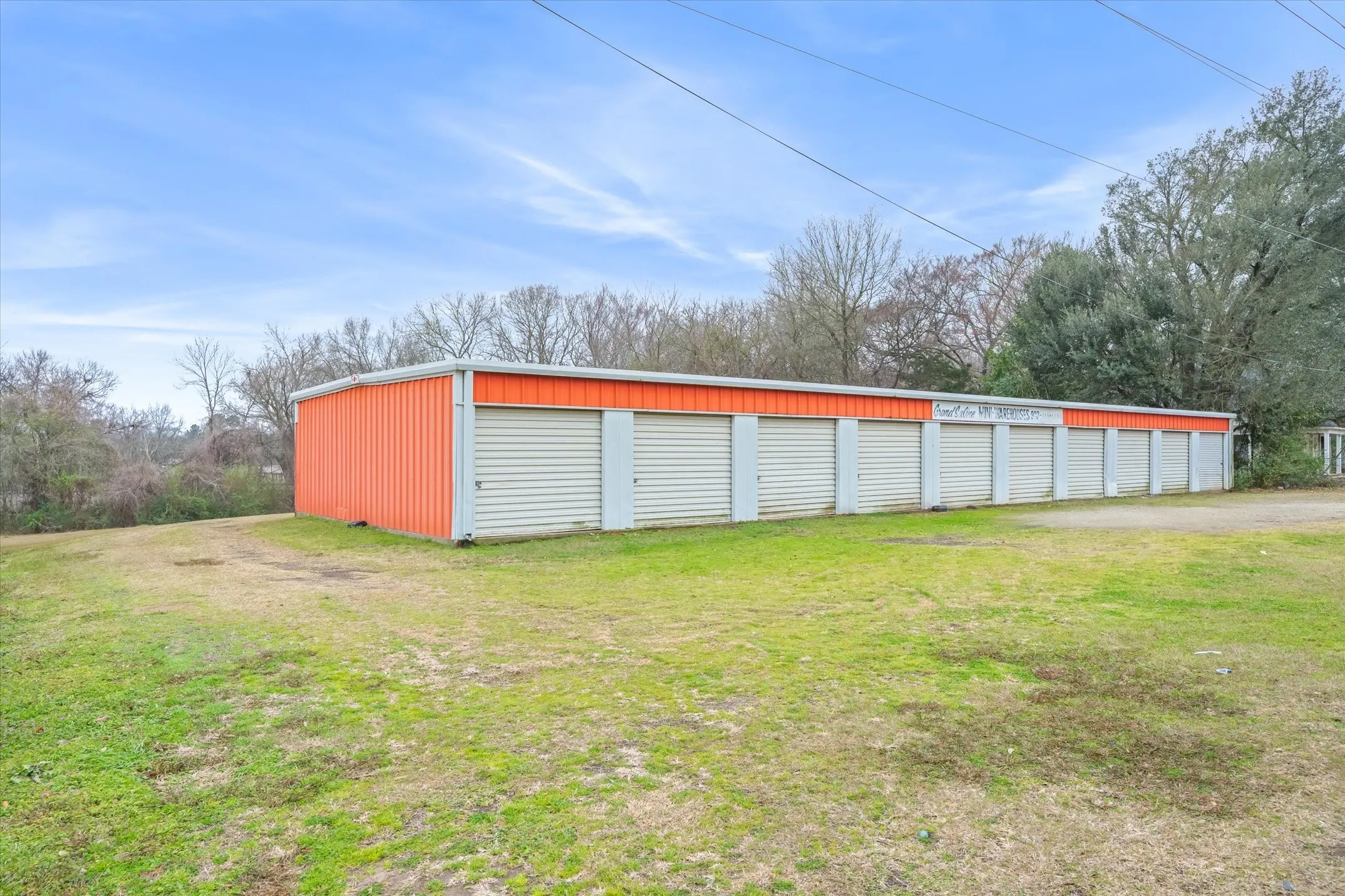 Room on the east side and behind the building to add on or build more units