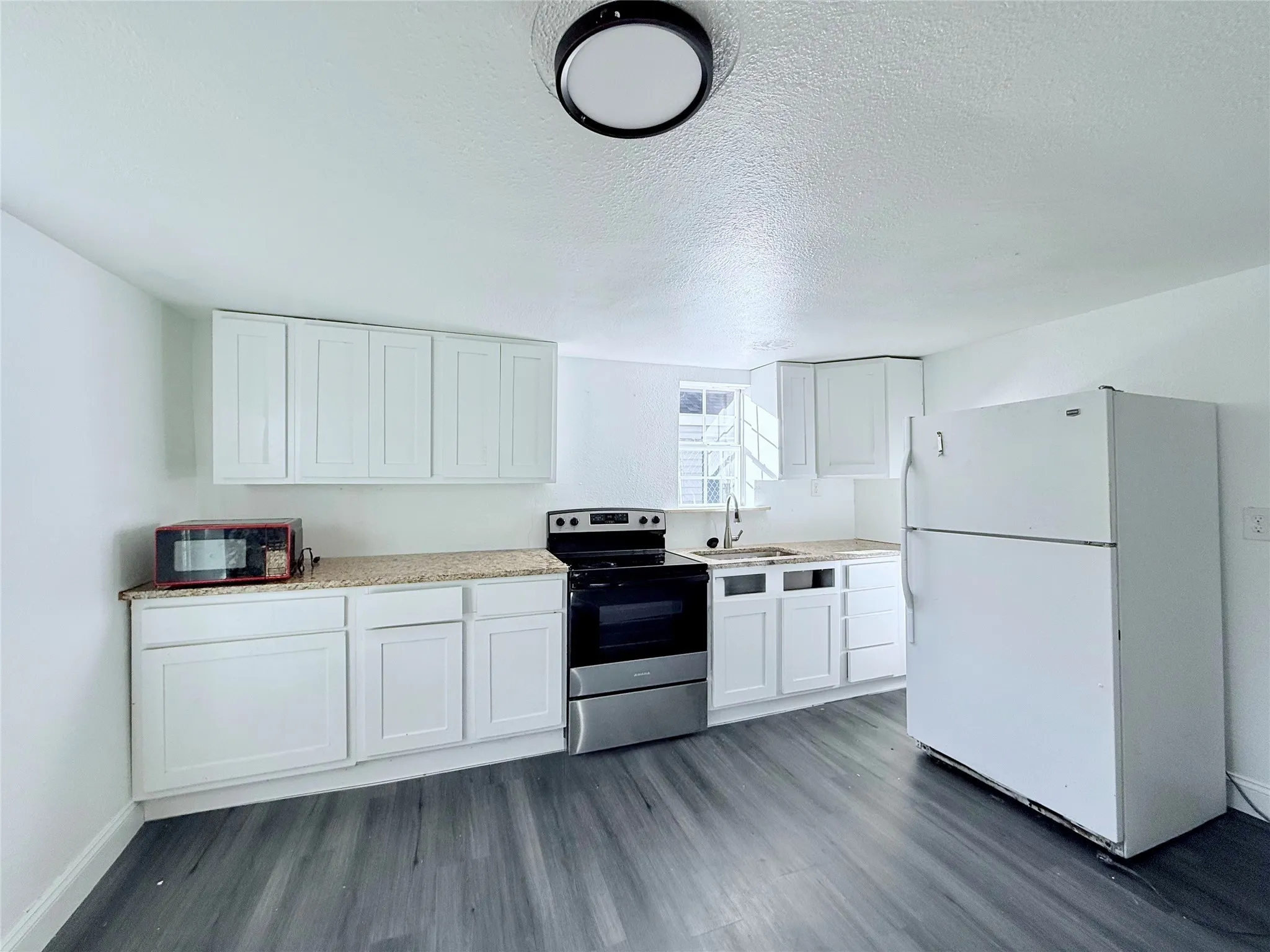 Single Family Residence For Sale in Grayson County , 625 E Acheson Street, Denison, Texas 75021, 1 Bedroom, 1 Bathroom, 2 Garage spaces, 666 Sqft, built in 1935, Preowned, Price $119,500, mls#21161747, Real Estate Agent in Denison, Homes For Sale in Grayson county, Homes For Sale in Denison, Realtor in Denison Texas, Real Estate Brokerage Independent Realty Texas, Luminita Cordes Realtor