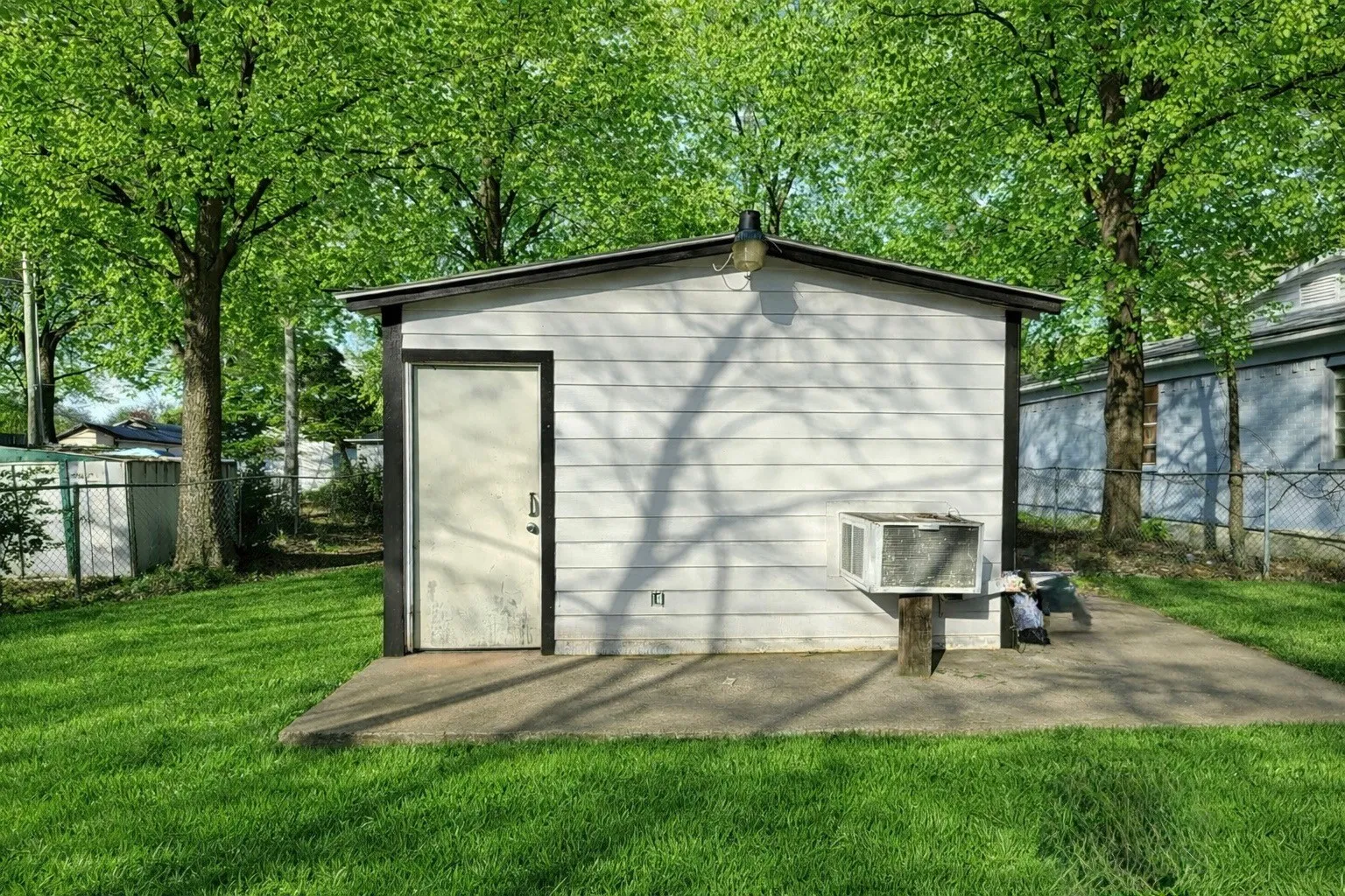 Single Family Residence For Sale in Grayson County , 625 E Acheson Street, Denison, Texas 75021, 1 Bedroom, 1 Bathroom, 2 Garage spaces, 666 Sqft, built in 1935, Preowned, Price $119,500, mls#21161747, Real Estate Agent in Denison, Homes For Sale in Grayson county, Homes For Sale in Denison, Realtor in Denison Texas, Real Estate Brokerage Independent Realty Texas, Luminita Cordes Realtor