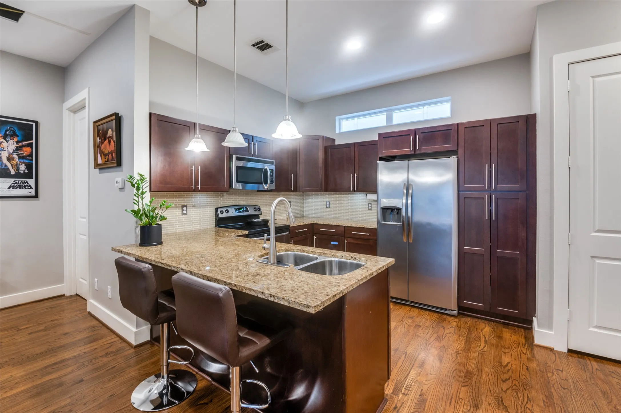 Condominium For Sale in Dallas County , 5618 Lindell Avenue 7, Dallas, Texas 75206, 2 Bedroom, 3 Bathroom, 2 Garage spaces, 1,640 Sqft, built in 2008, mls#21163400, Real Estate Agent in Dallas, Homes For Sale in Dallas county, Homes For Sale in Dallas, Realtor in Dallas Texas, Real Estate Brokerage Independent Realty Texas, Luminita Cordes Realtor