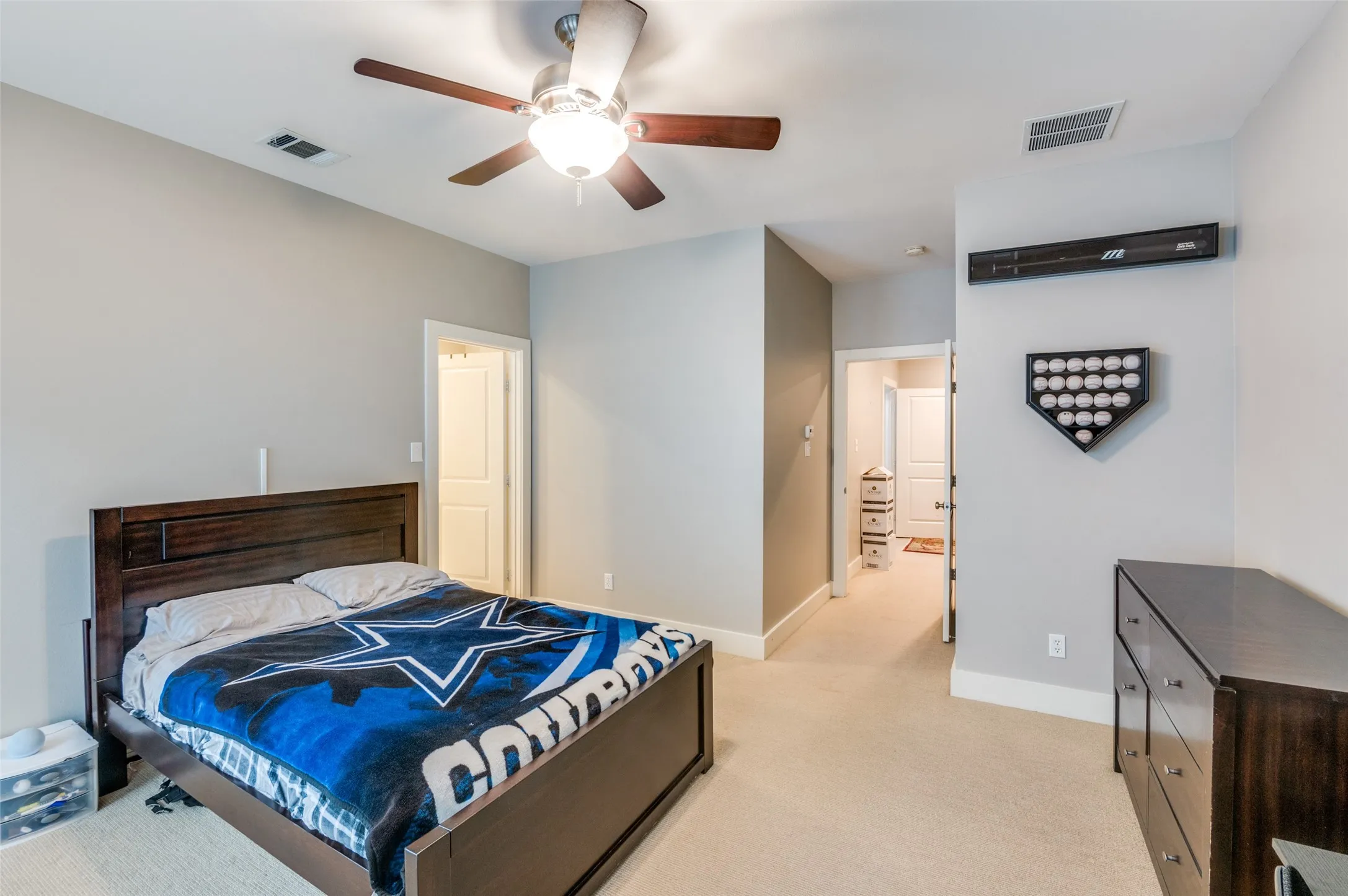 Condominium For Sale in Dallas County , 5618 Lindell Avenue 7, Dallas, Texas 75206, 2 Bedroom, 3 Bathroom, 2 Garage spaces, 1,640 Sqft, built in 2008, mls#21163400, Real Estate Agent in Dallas, Homes For Sale in Dallas county, Homes For Sale in Dallas, Realtor in Dallas Texas, Real Estate Brokerage Independent Realty Texas, Luminita Cordes Realtor