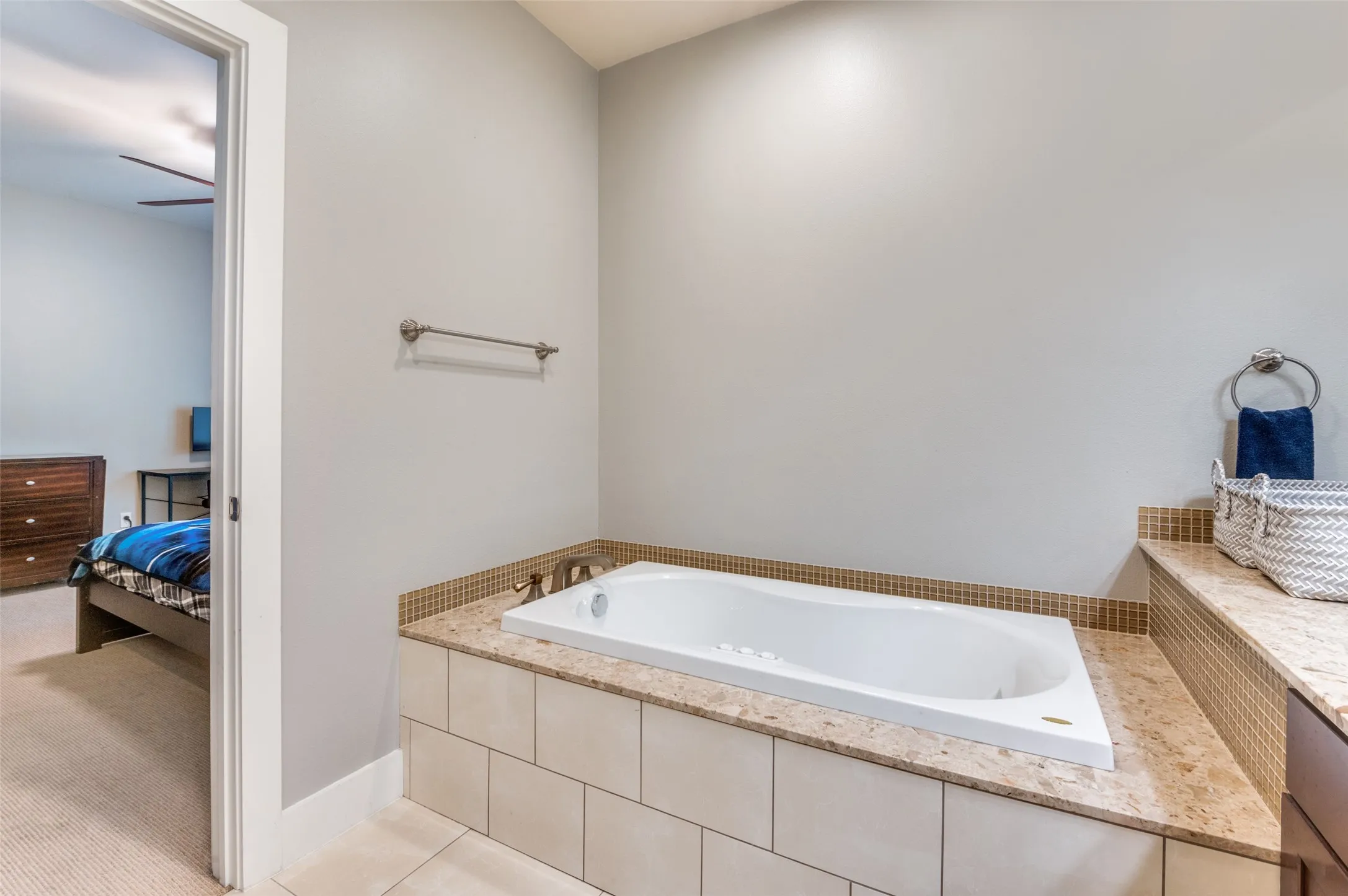 Condominium For Sale in Dallas County , 5618 Lindell Avenue 7, Dallas, Texas 75206, 2 Bedroom, 3 Bathroom, 2 Garage spaces, 1,640 Sqft, built in 2008, mls#21163400, Real Estate Agent in Dallas, Homes For Sale in Dallas county, Homes For Sale in Dallas, Realtor in Dallas Texas, Real Estate Brokerage Independent Realty Texas, Luminita Cordes Realtor