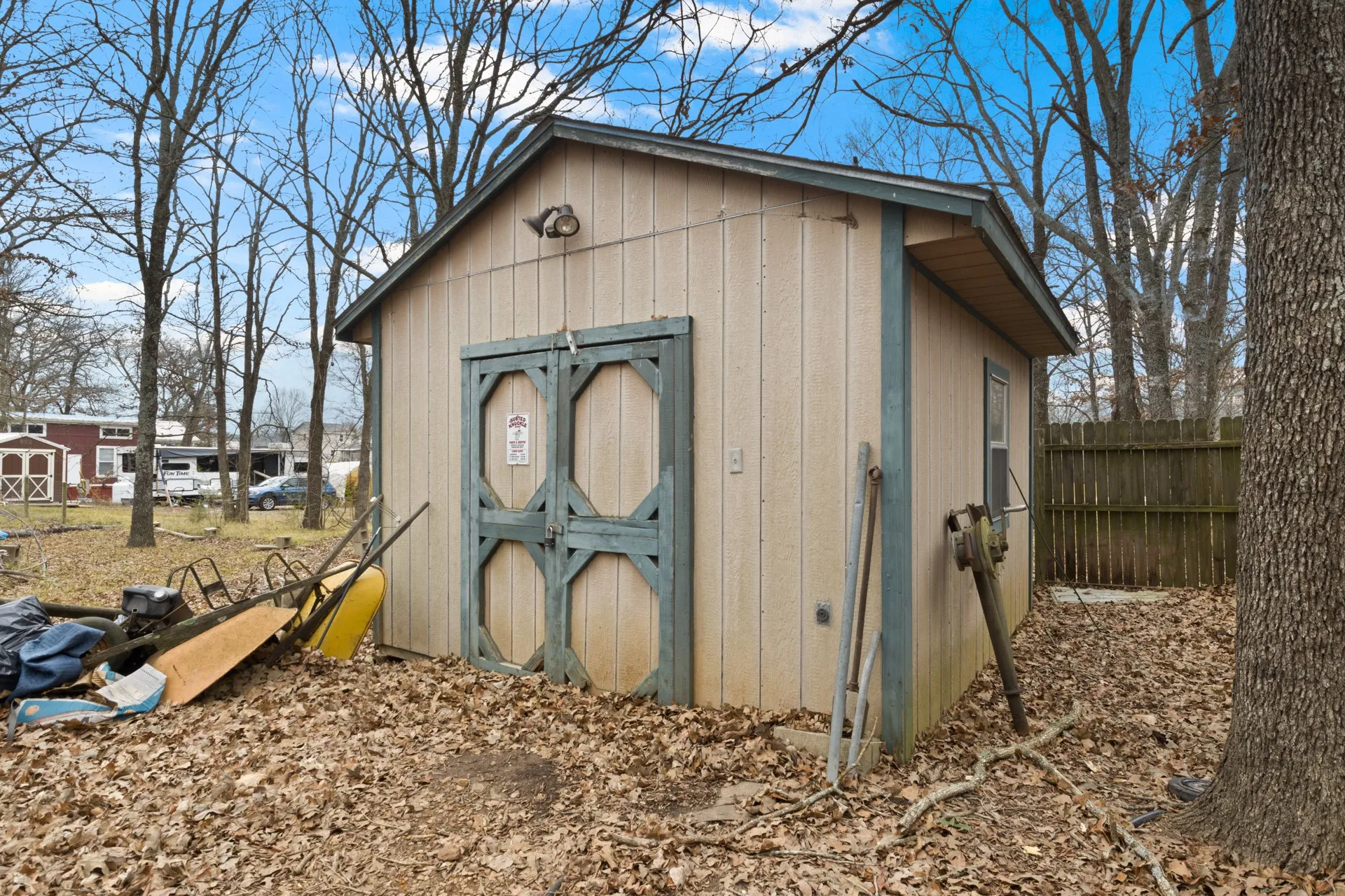 Mobile Home For Sale in Wood County , 418 Broken Bow, Quitman, Texas 75783, 3 Bedrooms, 2 Bathrooms, Garage spaces, 1,920 Sqft, built in 2001, Price $75,000, mls#21164643, Real Estate Agent in Quitman, Homes For Sale in Wood county, Homes For Sale in Quitman, Realtor in Quitman Texas, Real Estate Brokerage Independent Realty Texas, Luminita Cordes Realtor