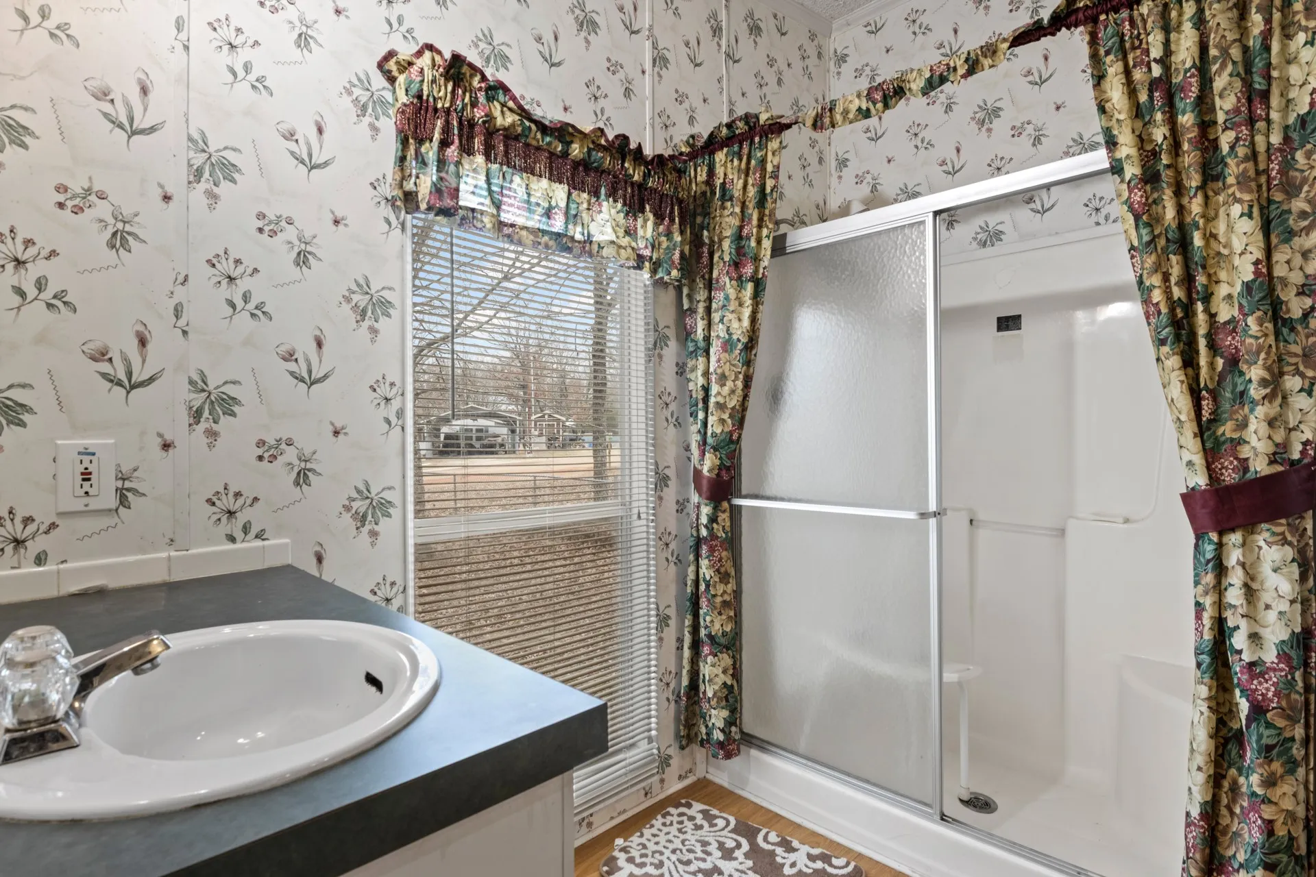 Mobile Home For Sale in Wood County , 418 Broken Bow, Quitman, Texas 75783, 3 Bedrooms, 2 Bathrooms, Garage spaces, 1,920 Sqft, built in 2001, Price $75,000, mls#21164643, Real Estate Agent in Quitman, Homes For Sale in Wood county, Homes For Sale in Quitman, Realtor in Quitman Texas, Real Estate Brokerage Independent Realty Texas, Luminita Cordes Realtor