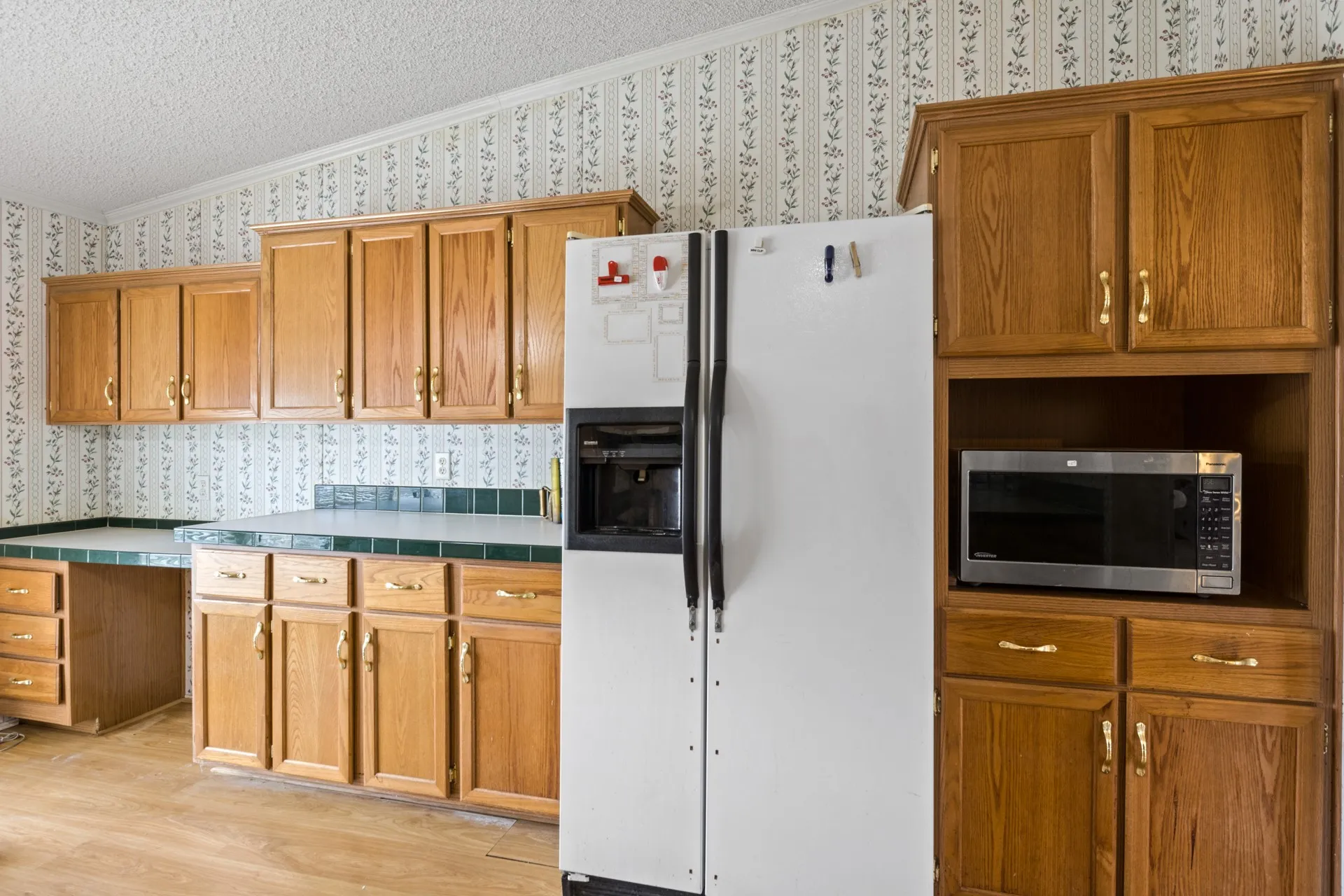 Mobile Home For Sale in Wood County , 418 Broken Bow, Quitman, Texas 75783, 3 Bedrooms, 2 Bathrooms, Garage spaces, 1,920 Sqft, built in 2001, Price $75,000, mls#21164643, Real Estate Agent in Quitman, Homes For Sale in Wood county, Homes For Sale in Quitman, Realtor in Quitman Texas, Real Estate Brokerage Independent Realty Texas, Luminita Cordes Realtor