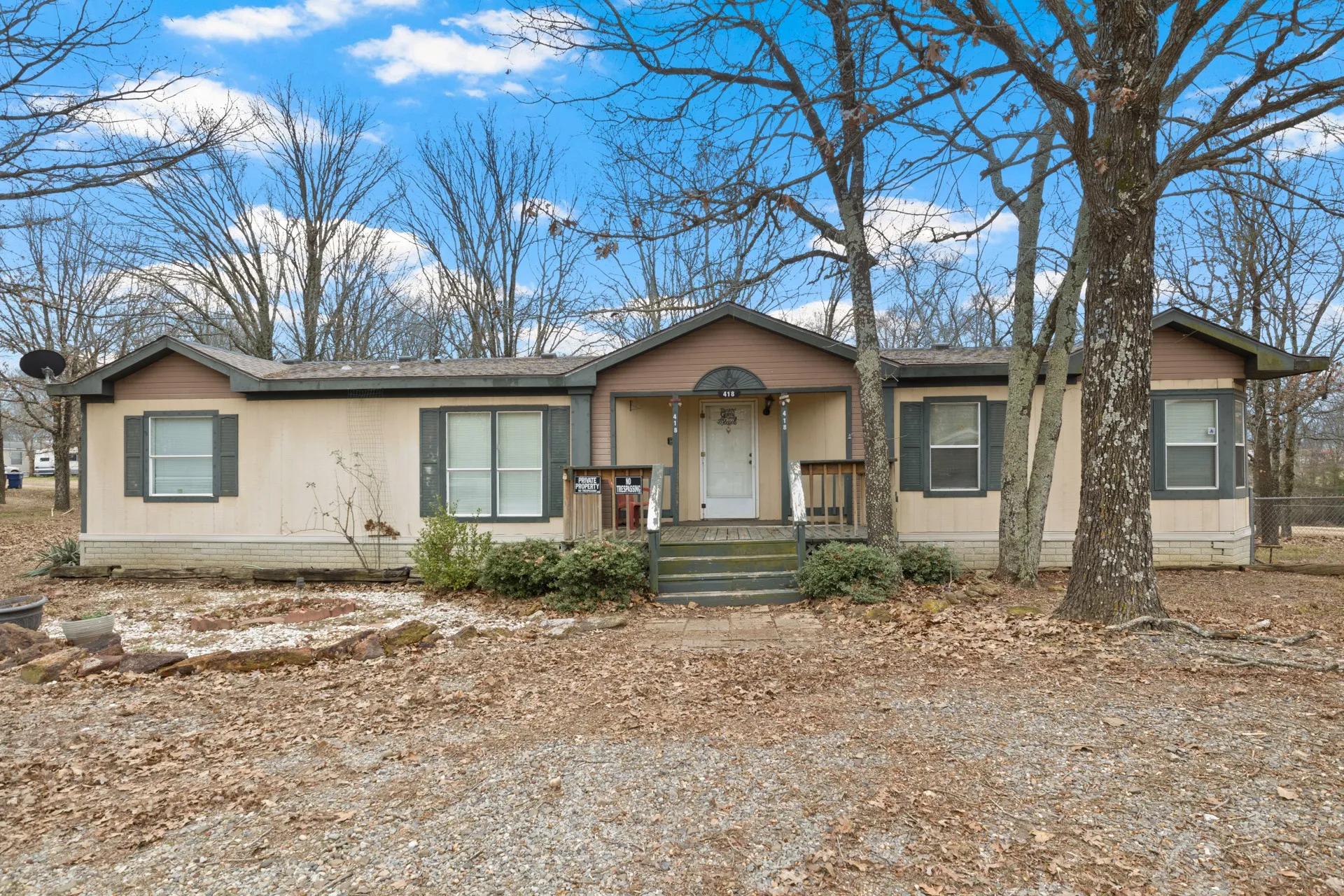 Mobile Home For Sale in Wood County , 418 Broken Bow, Quitman, Texas 75783, 3 Bedrooms, 2 Bathrooms, Garage spaces, 1,920 Sqft, built in 2001, Price $75,000, mls#21164643, Real Estate Agent in Quitman, Homes For Sale in Wood county, Homes For Sale in Quitman, Realtor in Quitman Texas, Real Estate Brokerage Independent Realty Texas, Luminita Cordes Realtor