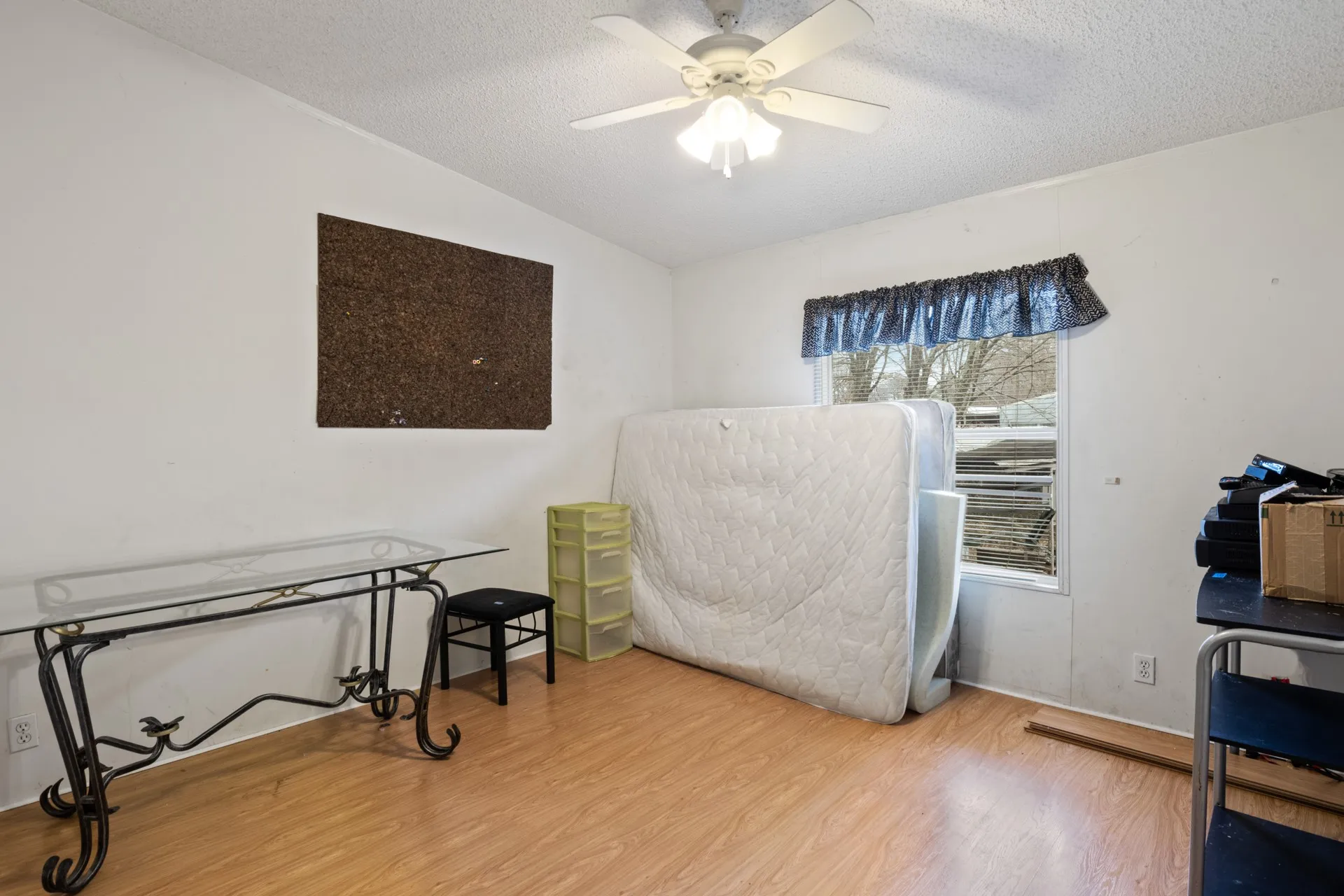 Mobile Home For Sale in Wood County , 418 Broken Bow, Quitman, Texas 75783, 3 Bedrooms, 2 Bathrooms, Garage spaces, 1,920 Sqft, built in 2001, Price $75,000, mls#21164643, Real Estate Agent in Quitman, Homes For Sale in Wood county, Homes For Sale in Quitman, Realtor in Quitman Texas, Real Estate Brokerage Independent Realty Texas, Luminita Cordes Realtor