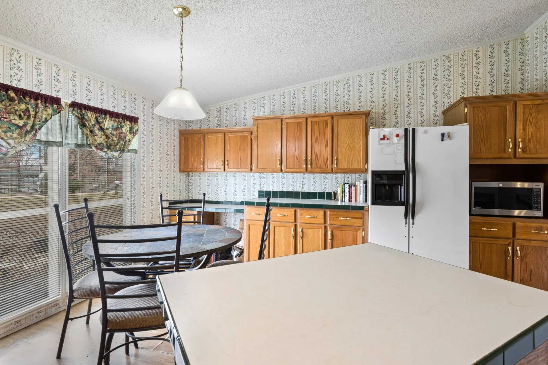 Mobile Home For Sale in Wood County , 418 Broken Bow, Quitman, Texas 75783, 3 Bedrooms, 2 Bathrooms, Garage spaces, 1,920 Sqft, built in 2001, Price $75,000, mls#21164643, Real Estate Agent in Quitman, Homes For Sale in Wood county, Homes For Sale in Quitman, Realtor in Quitman Texas, Real Estate Brokerage Independent Realty Texas, Luminita Cordes Realtor